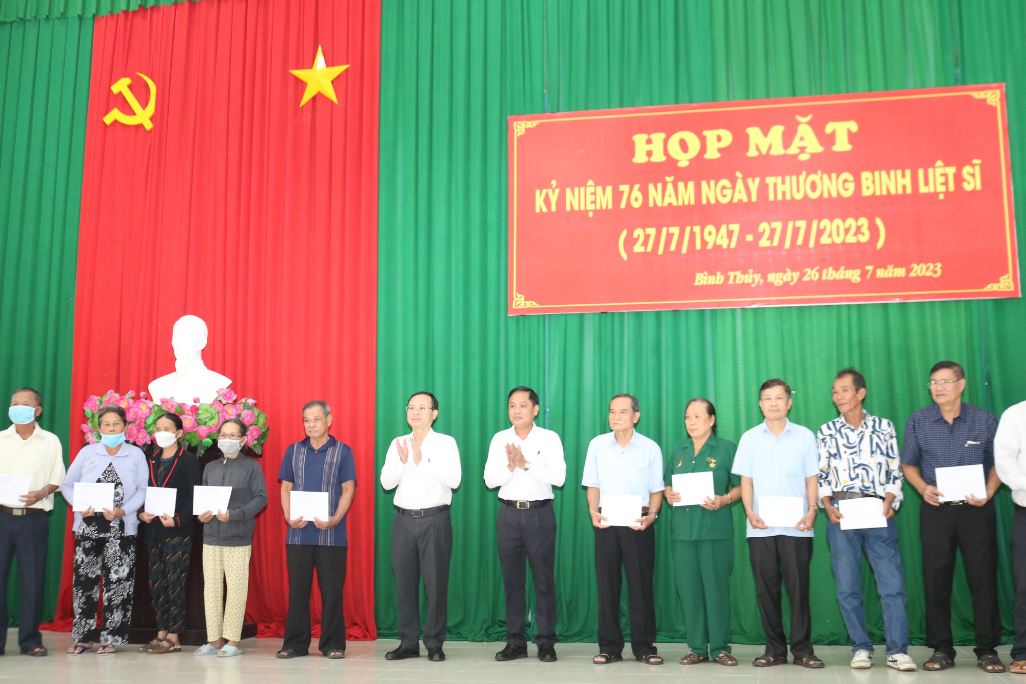 Cung tiến giống tre b&ecirc;n Lăng Chủ tịch Hồ Ch&iacute; Minh trồng tại Đền thờ Vua H&ugrave;ng ở Cần Thơ - Ảnh 8.