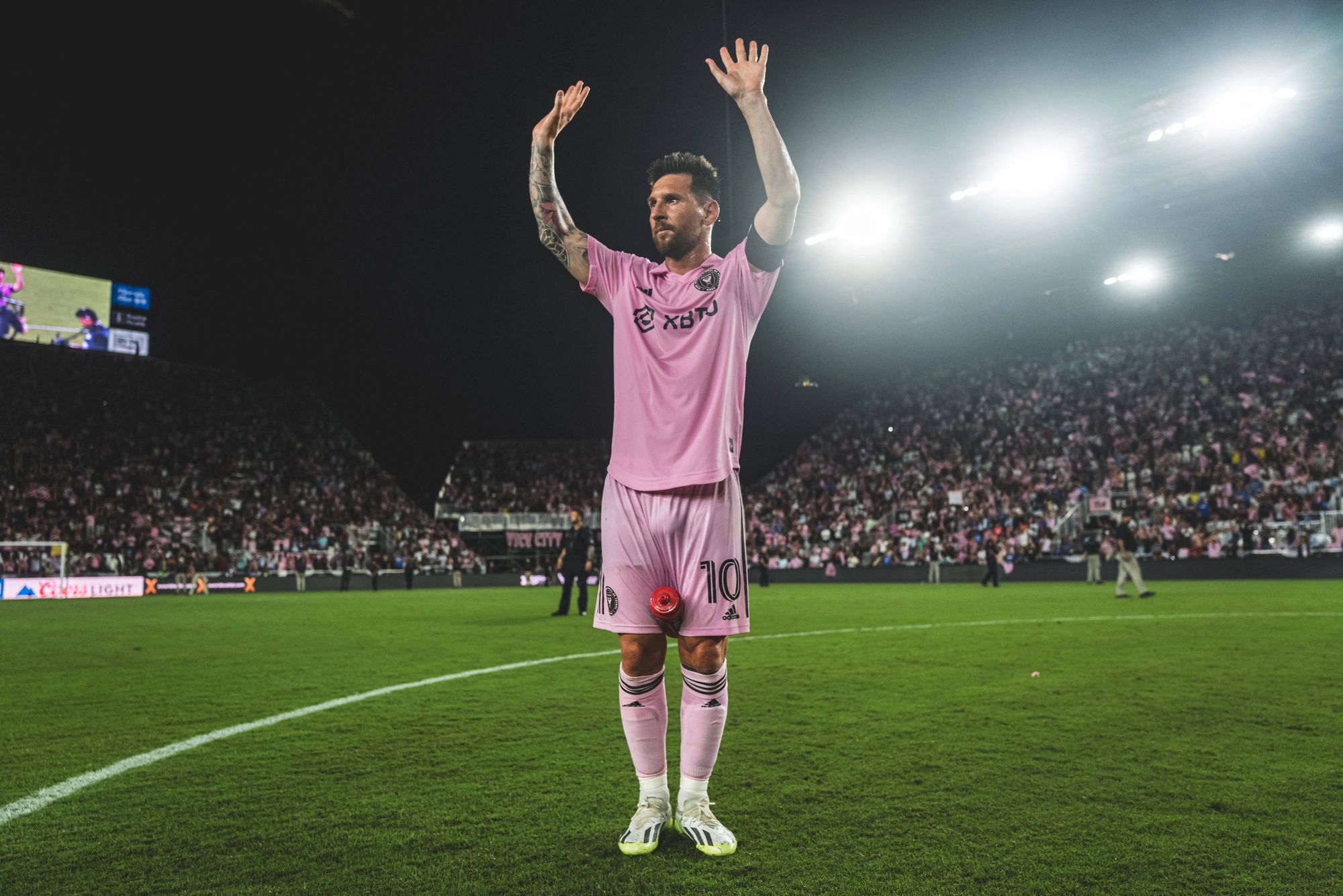 Messi g&oacute;p dấu gi&agrave;y trong 3 b&agrave;n, Inter Miami tiến s&acirc;u v&agrave;o League Cup - Ảnh 2.