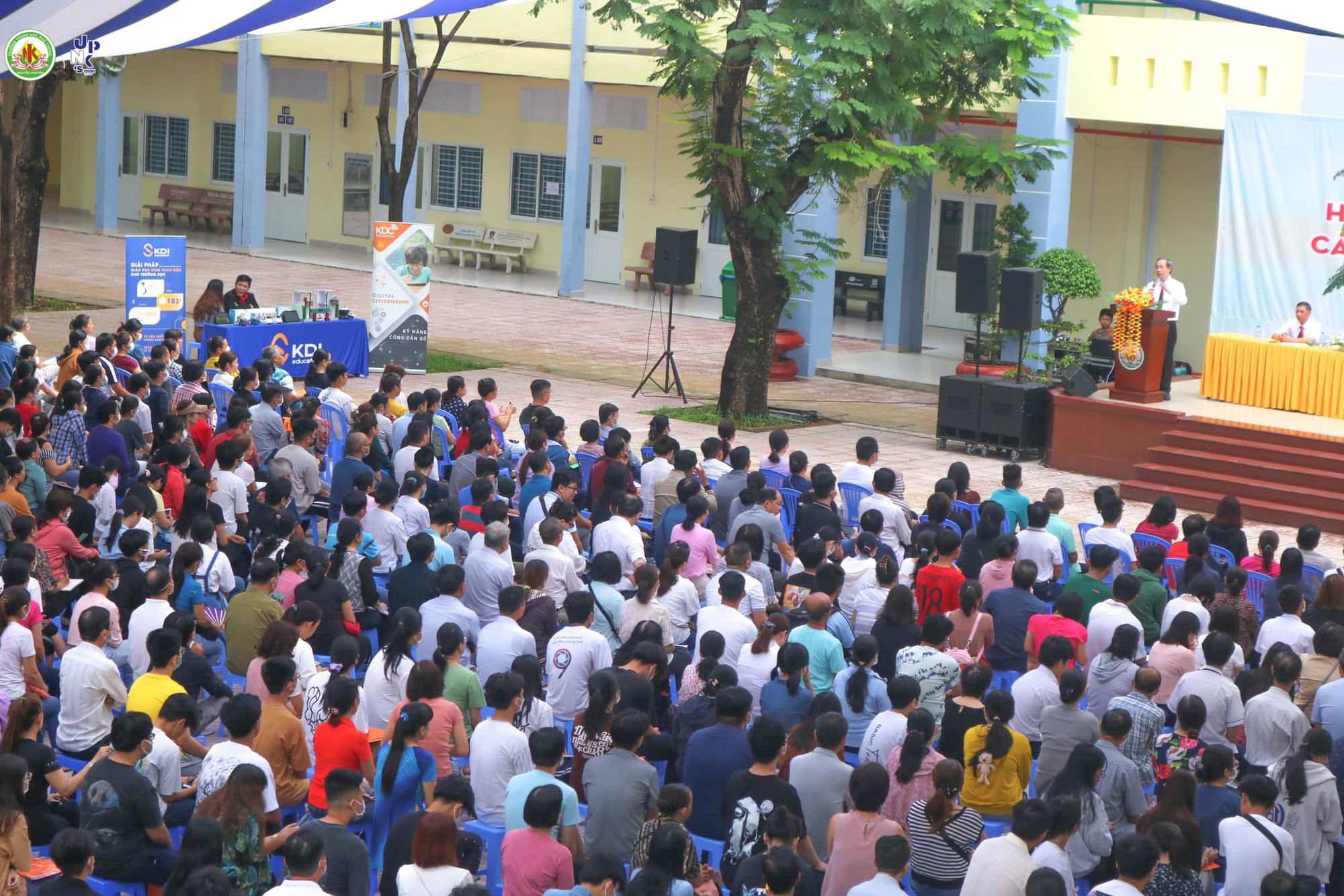 TP HCM: Trường "đòi" điểm học bạ lớp 9 mới được chọn tổ hợp môn tự chọn lớp 10