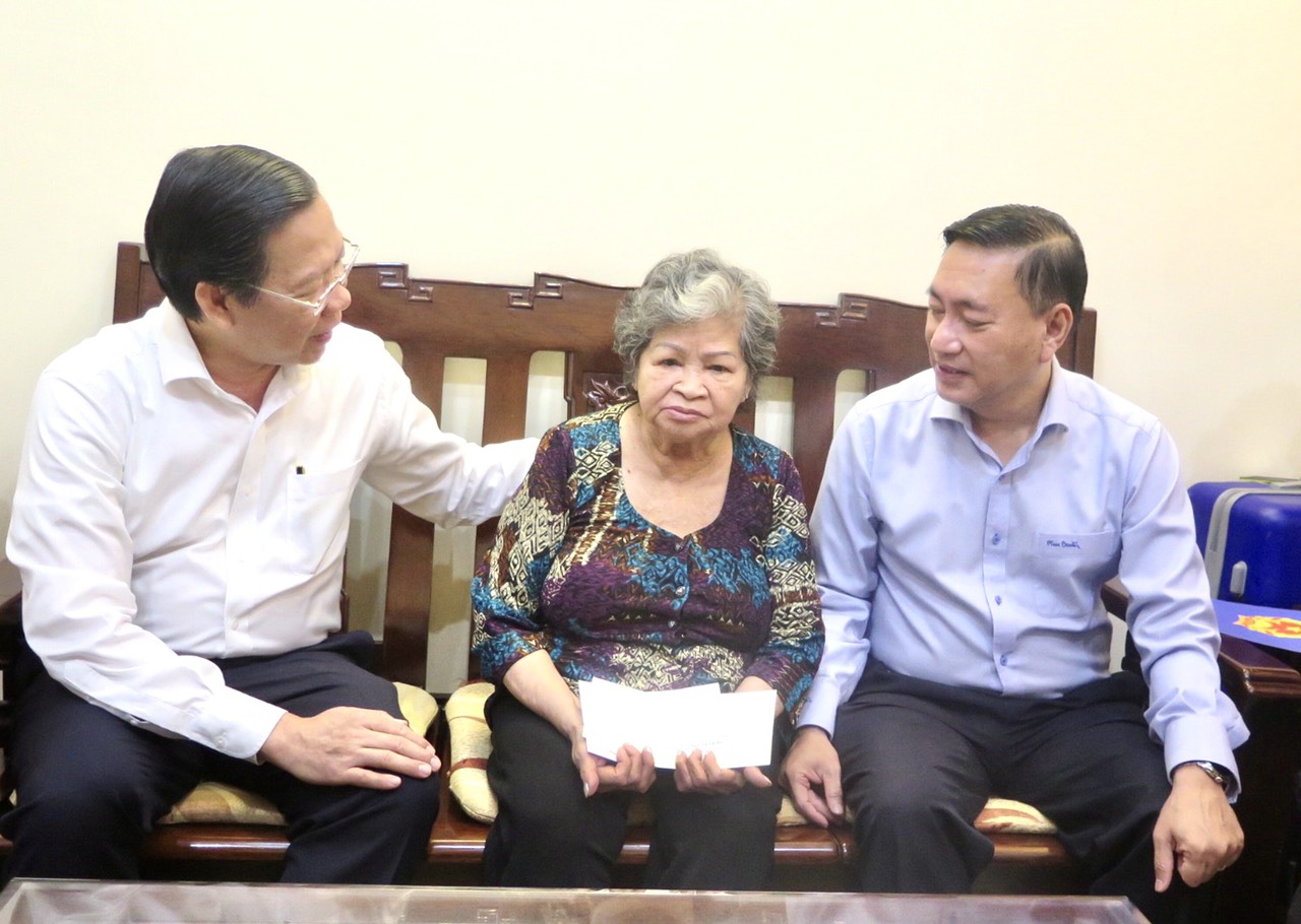 KỶ NIỆM 76 NĂM NGÀY THƯƠNG BINH - LIỆT SĨ (27.7.1947-27.7.2023): Tri ân người có công, gia đình chính sách