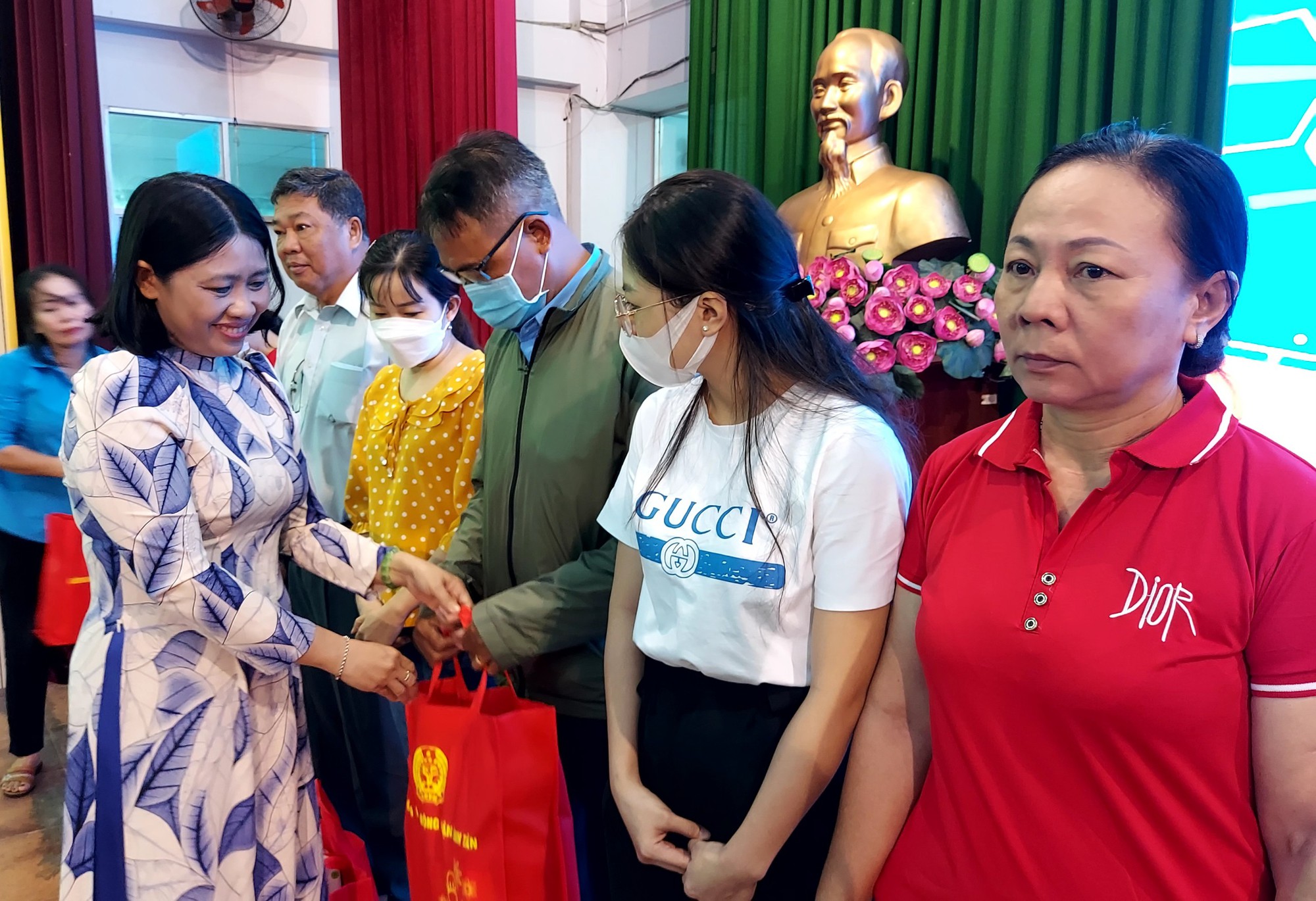 Nhiều hoạt động thiết thực kỷ niệm ng&agrave;y th&agrave;nh lập C&ocirc;ng đo&agrave;n Việt Nam  - Ảnh 4.