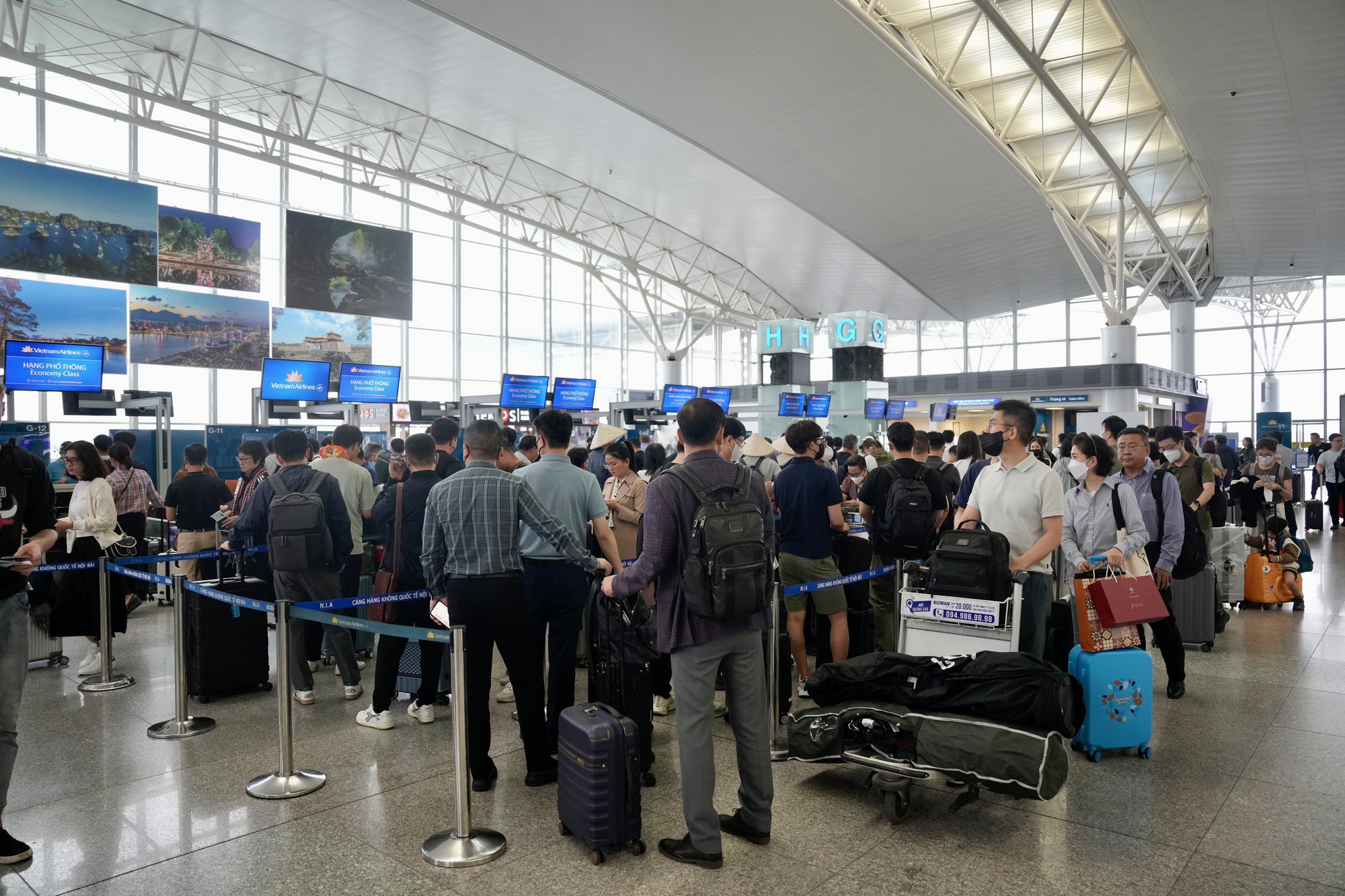 Bão Doksuri làm ảnh hưởng hàng chục chuyến bay quốc tế của hàng không Việt Nam
