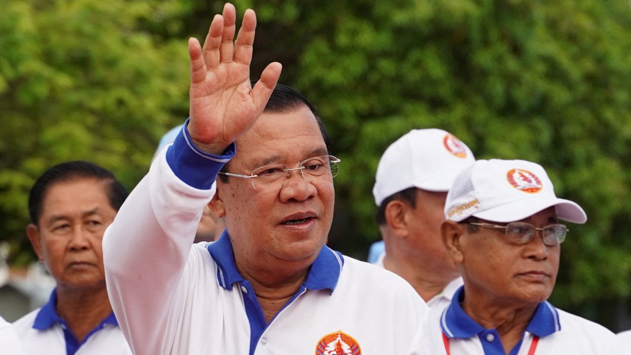 Sự nghiệp ch&iacute;nh trị 38 năm của Thủ tướng Hun Sen - Ảnh 2.