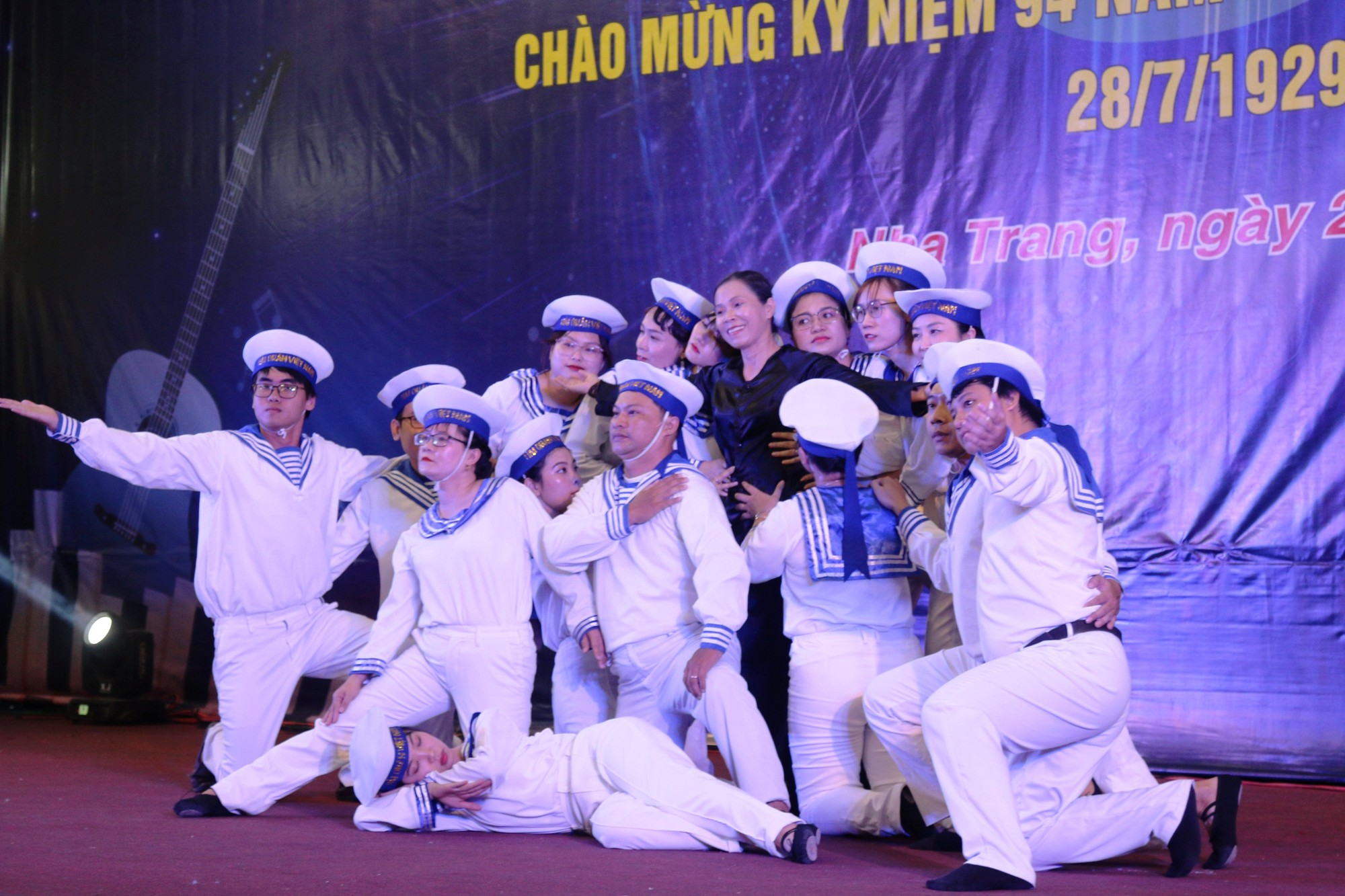 45 tiết mục tham dự hội diễn văn nghệ C&ocirc;ng đo&agrave;n vi&ecirc;n chức Kh&aacute;nh H&ograve;a - Ảnh 4.