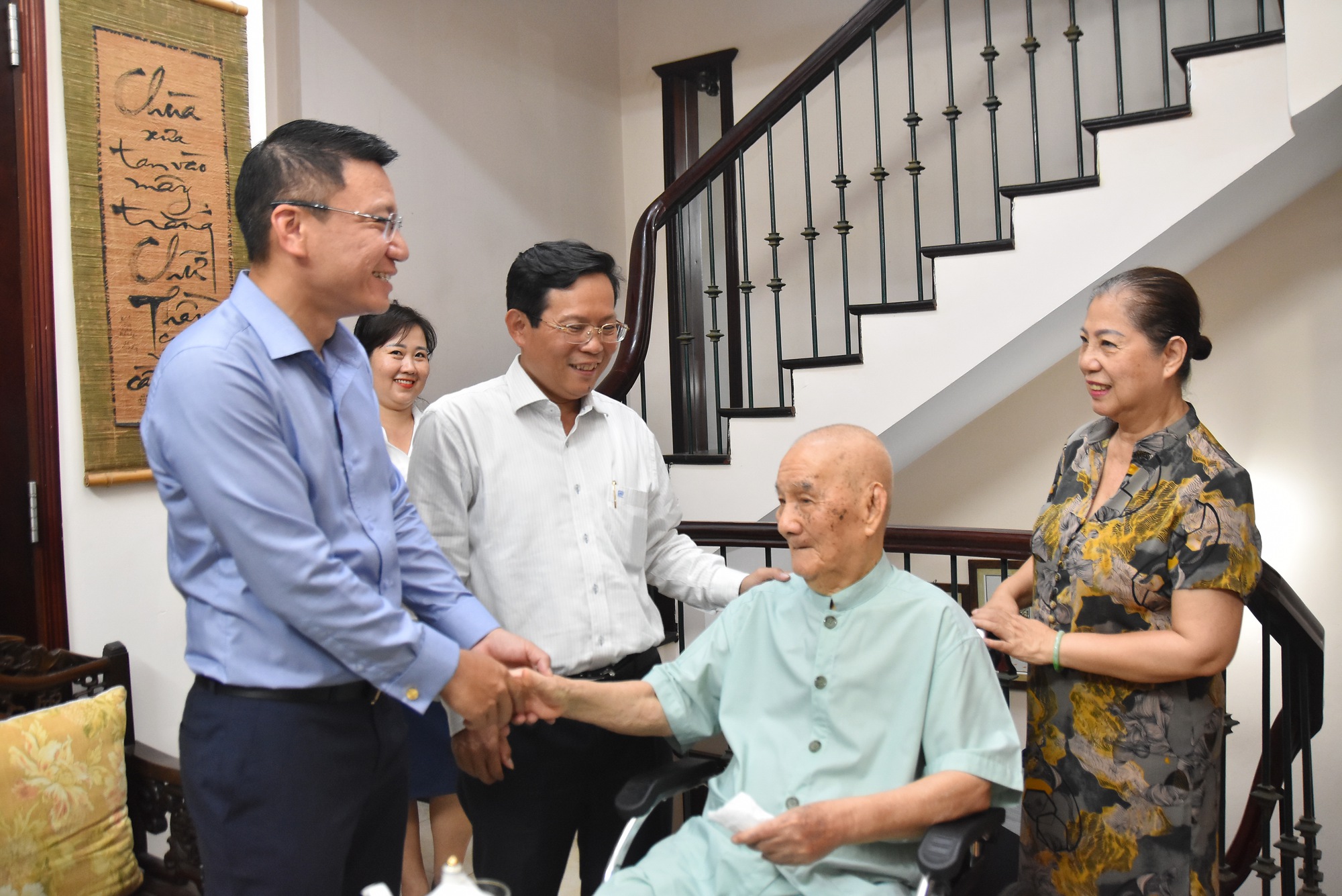Ấm &aacute;p Mai V&agrave;ng tri &acirc;n - Ảnh 2.