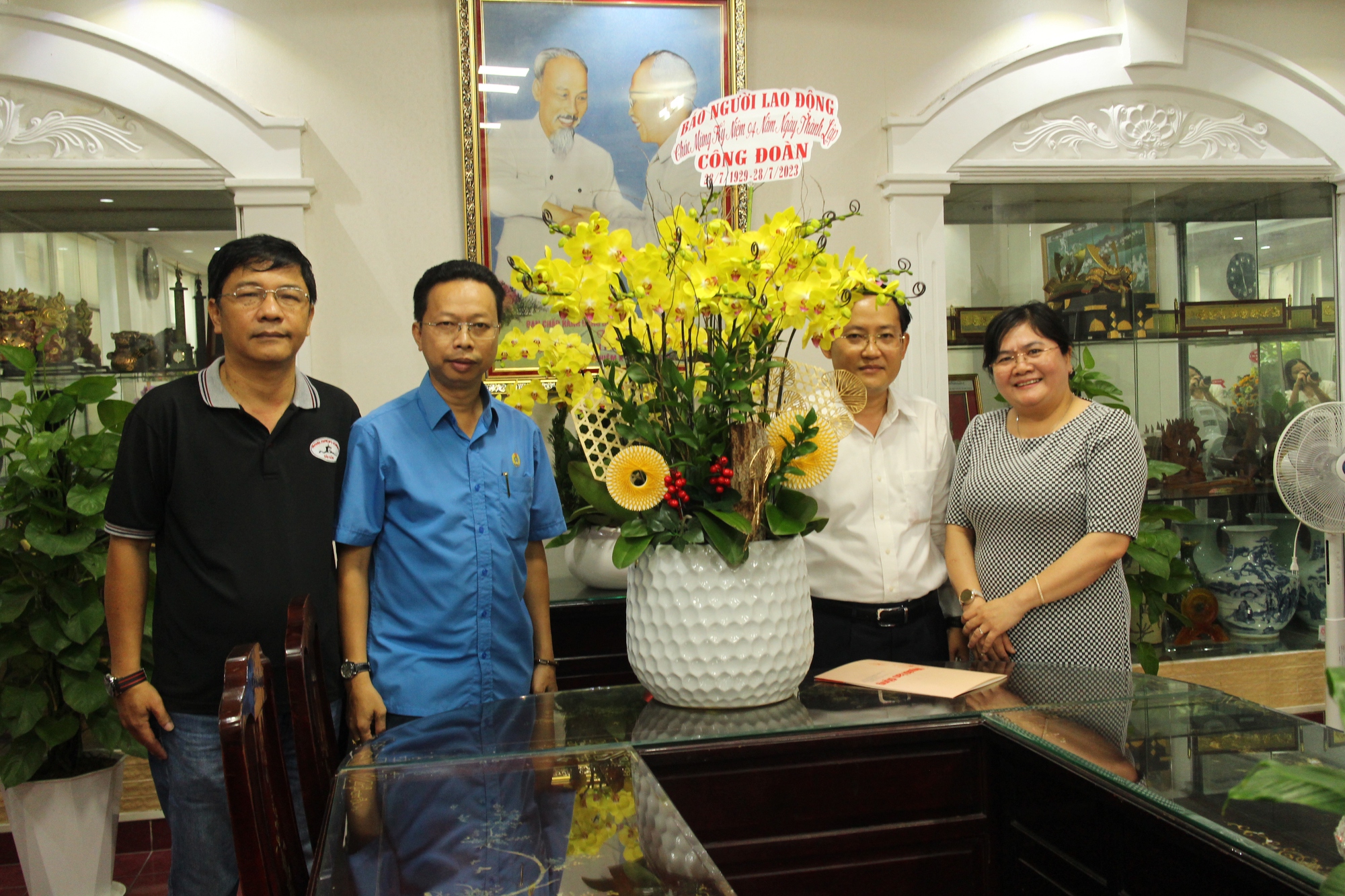 Hợp t&aacute;c th&ocirc;ng tin về phong tr&agrave;o CNVC-LĐ, hoạt động C&ocirc;ng đo&agrave;n - Ảnh 1.