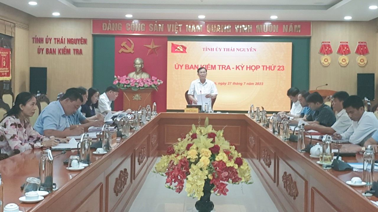 Một giám đốc Sở Ngoại vụ bị kỷ luật