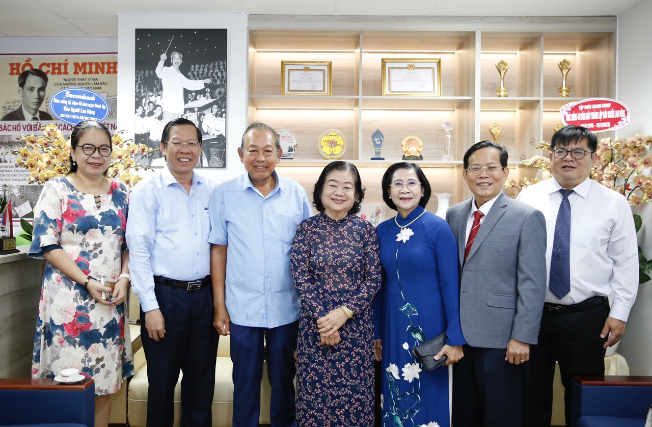 Báo Người Lao Động khánh thành Không gian Văn hóa Hồ Chí Minh: Hun đúc, nuôi dưởng tinh thần ái quốc - Ảnh 6.