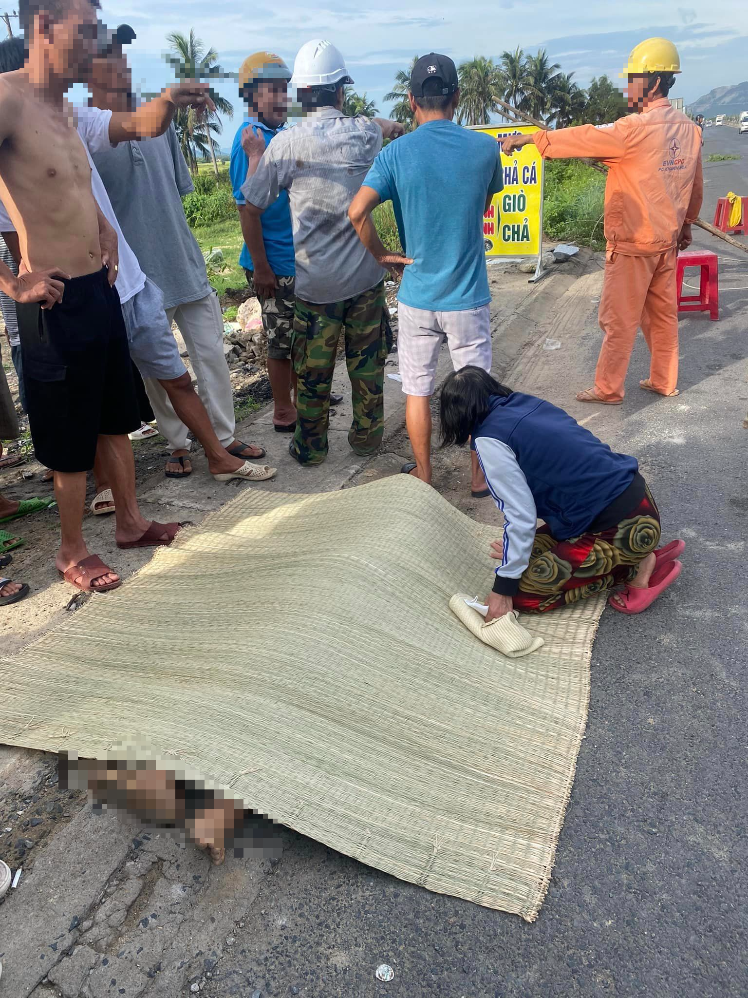 Cháy xe làm đứt dây điện, 2 người thương vong - Ảnh 3.
