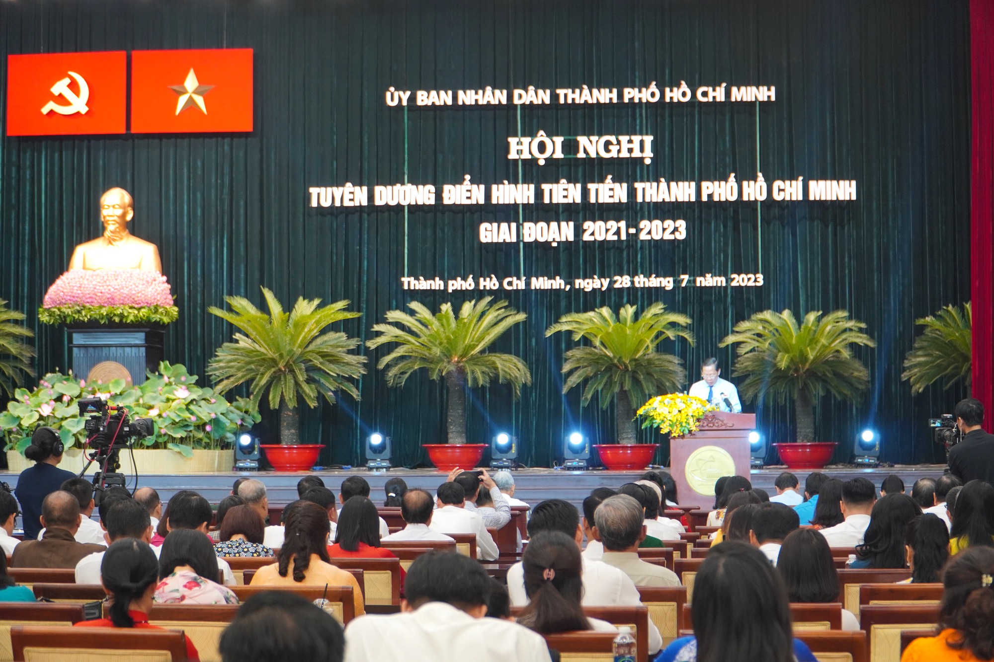 TP HCM: Tuy&ecirc;n dương 142 gương điển h&igrave;nh ti&ecirc;n tiến - Ảnh 1.