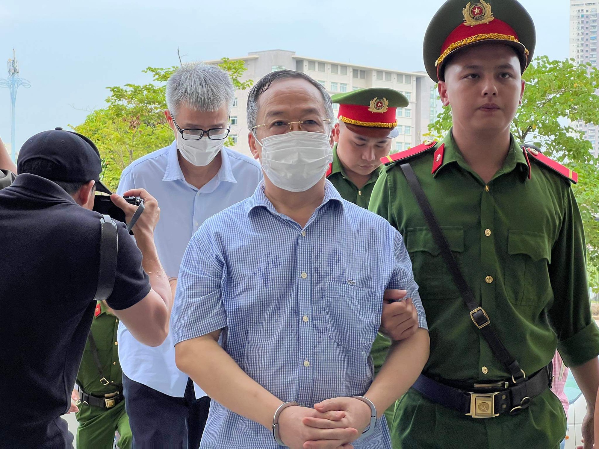 H&igrave;nh ảnh c&aacute;c bị c&aacute;o vụ Chuyến bay giải cứu tới to&agrave; nghe tuy&ecirc;n &aacute;n - Ảnh 5.
