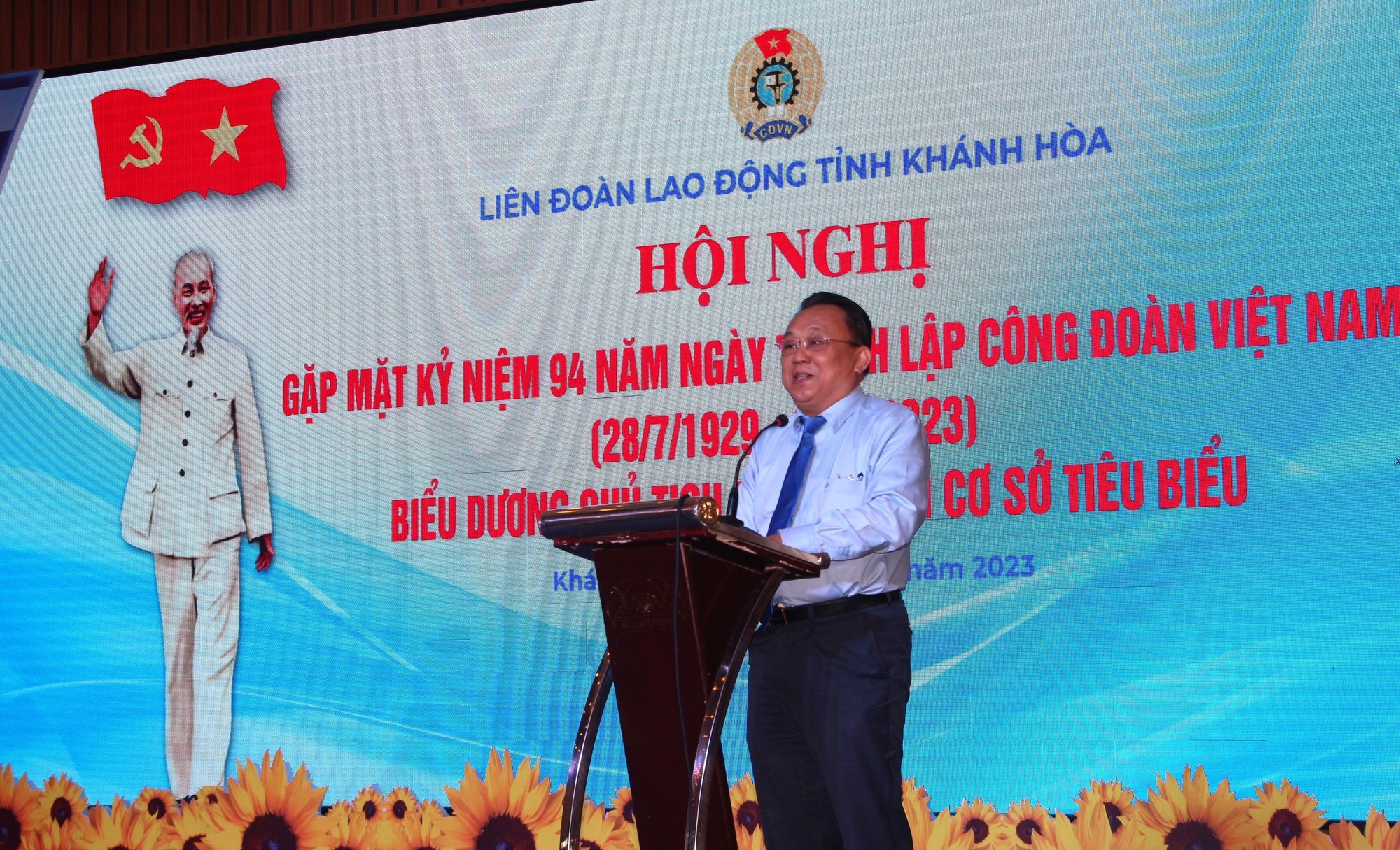 Phát huy truyền thống xây dựng Công đoàn Khánh Hòa vững mạnh - Ảnh 1.