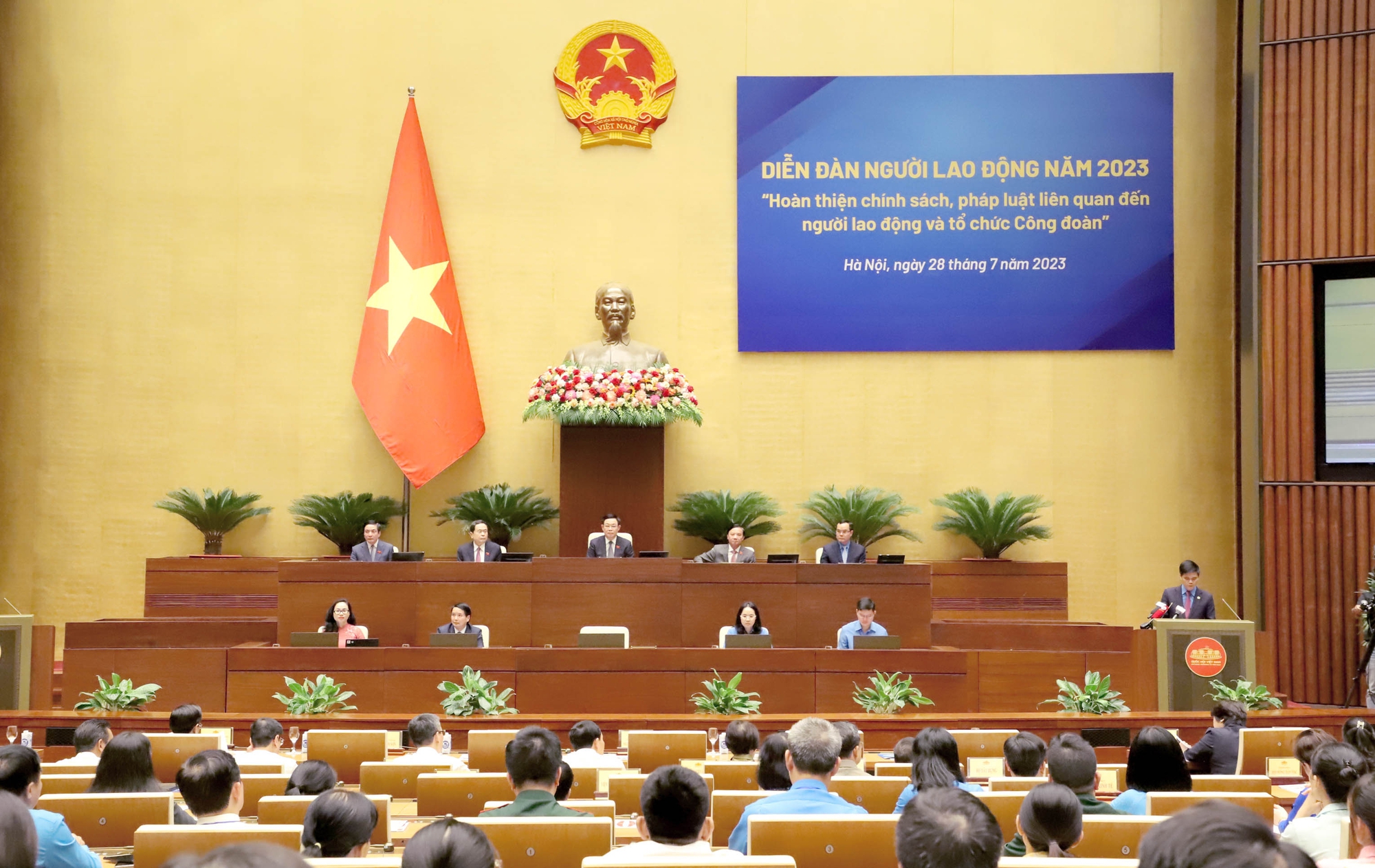 Lắng nghe t&acirc;m tư, nguyện vọng của đo&agrave;n vi&ecirc;n, người lao động - Ảnh 1.