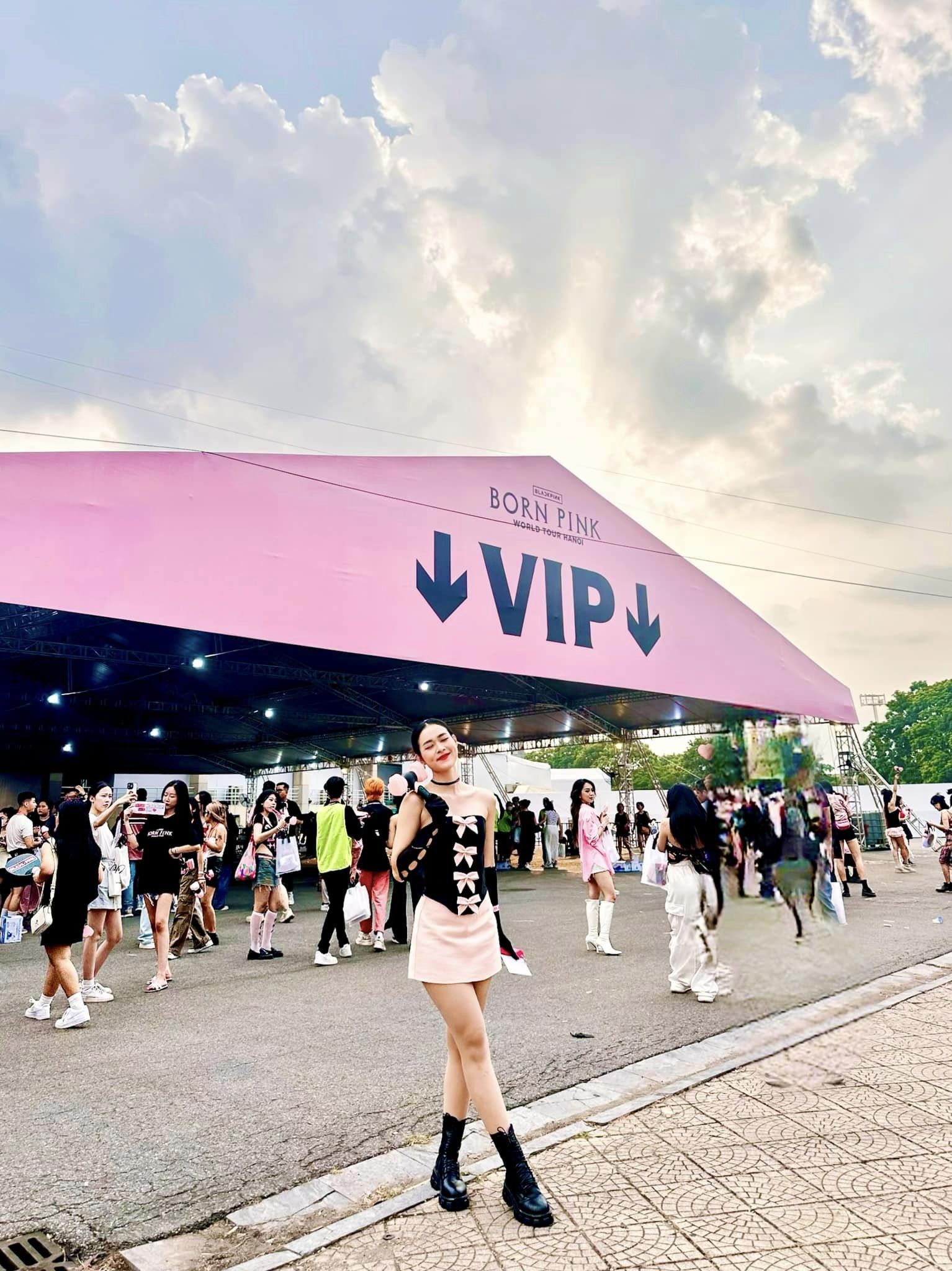 Nhiều sao Việt tề tựu đ&ecirc;m diễn Blackpink tại H&agrave; Nội - Ảnh 23.