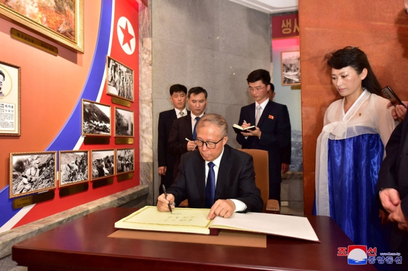Ông Kim Jong-un mở tiệc đãi đoàn Trung Quốc, đưa ra cam kết mới - Ảnh 5.