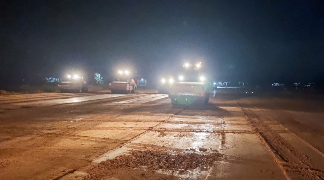 Thứ trưởng Bộ GTVT đ&aacute;nh gi&aacute; cao sự s&aacute;ng tạo của nh&agrave; thầu Đ&egrave;o Cả - Ảnh 2.