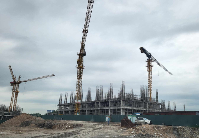 Chủ tịch UBND TP HCM: Tập trung tháo gỡ các dự án bất động sản tồn đọng