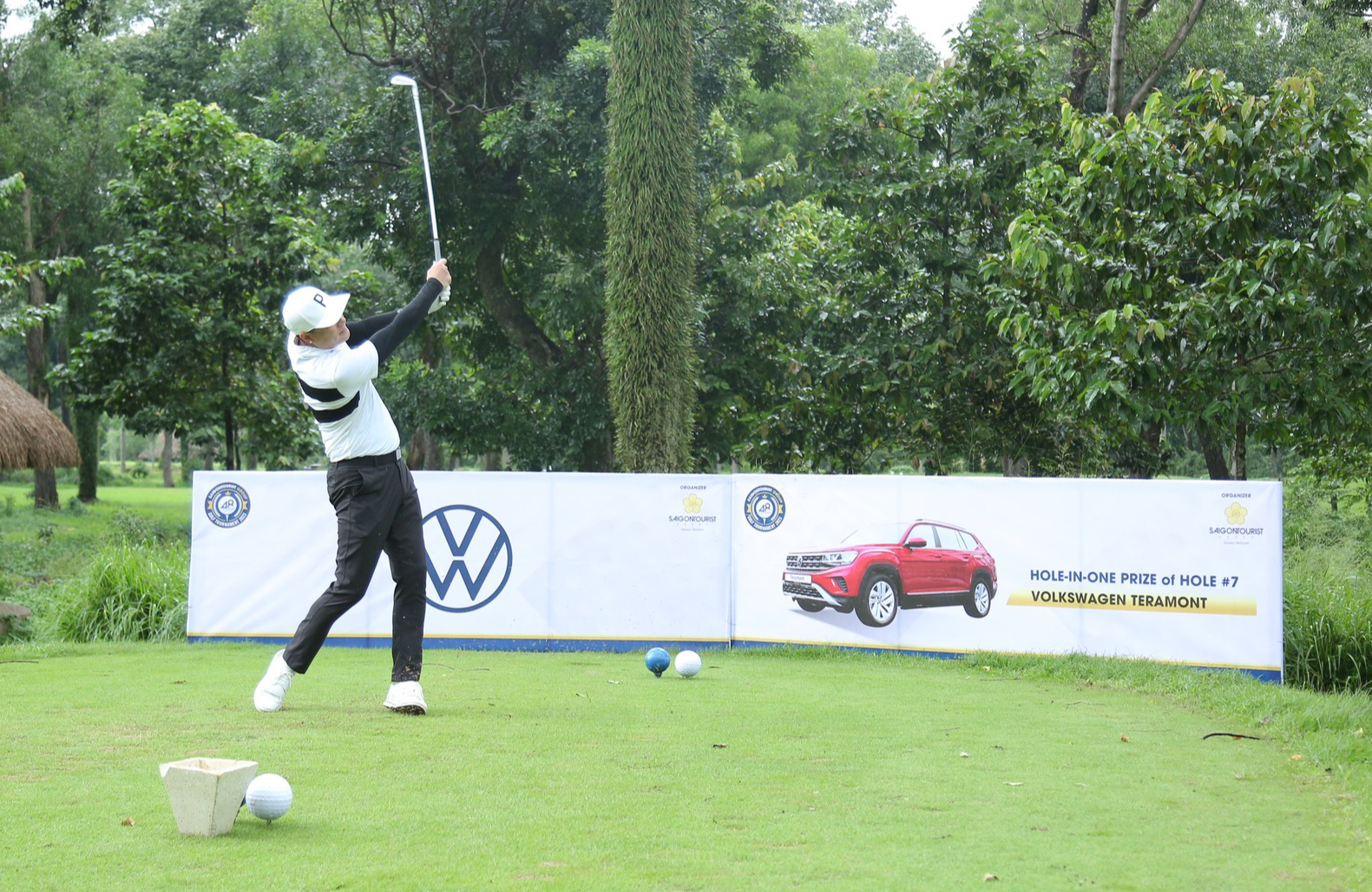 Giải Golf Saigontourist Group "Vì cộng đồng" 2023 tặng 500 suất học bổng