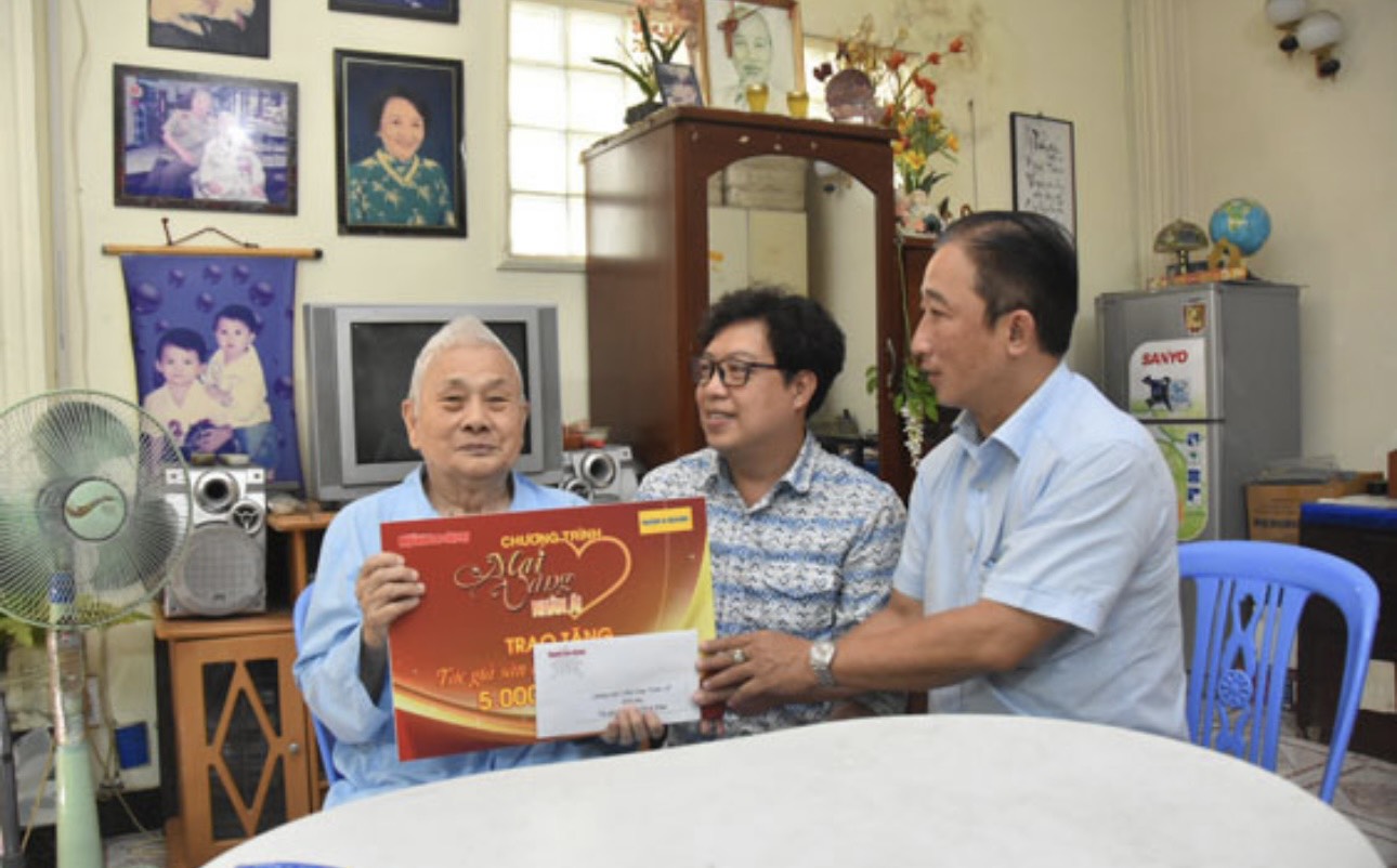 Nh&agrave; văn - Đại t&aacute; Minh Khoa qua đời - Ảnh 2.