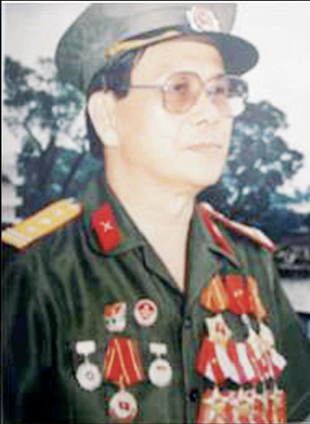 Nh&agrave; văn - Đại t&aacute; Minh Khoa qua đời - Ảnh 1.