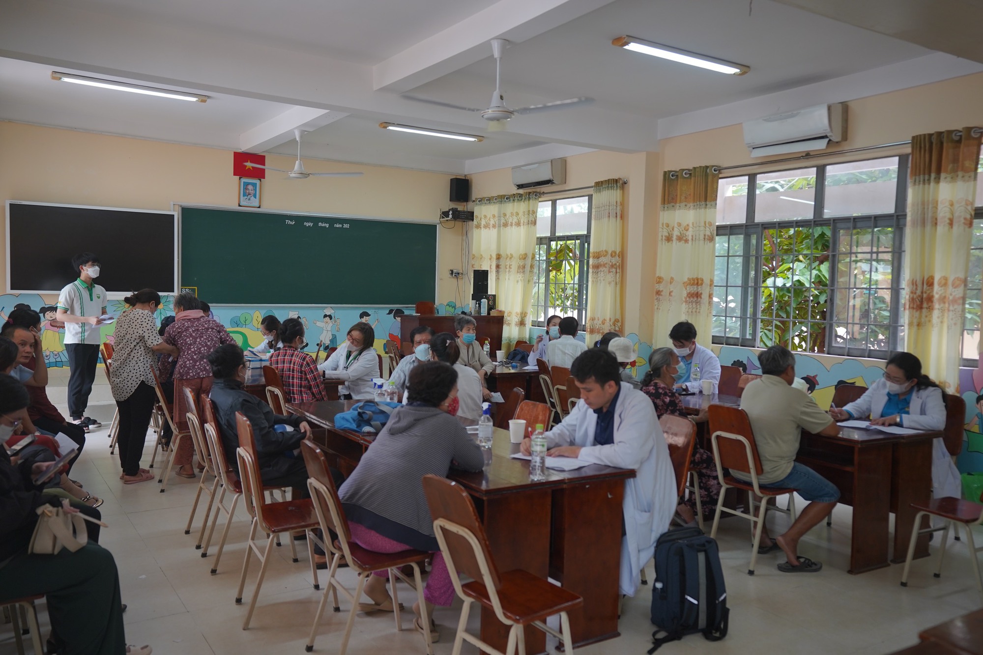 Khám bệnh cho 1.000 công nhân Công ty TNHH PouYuen - Ảnh 3.