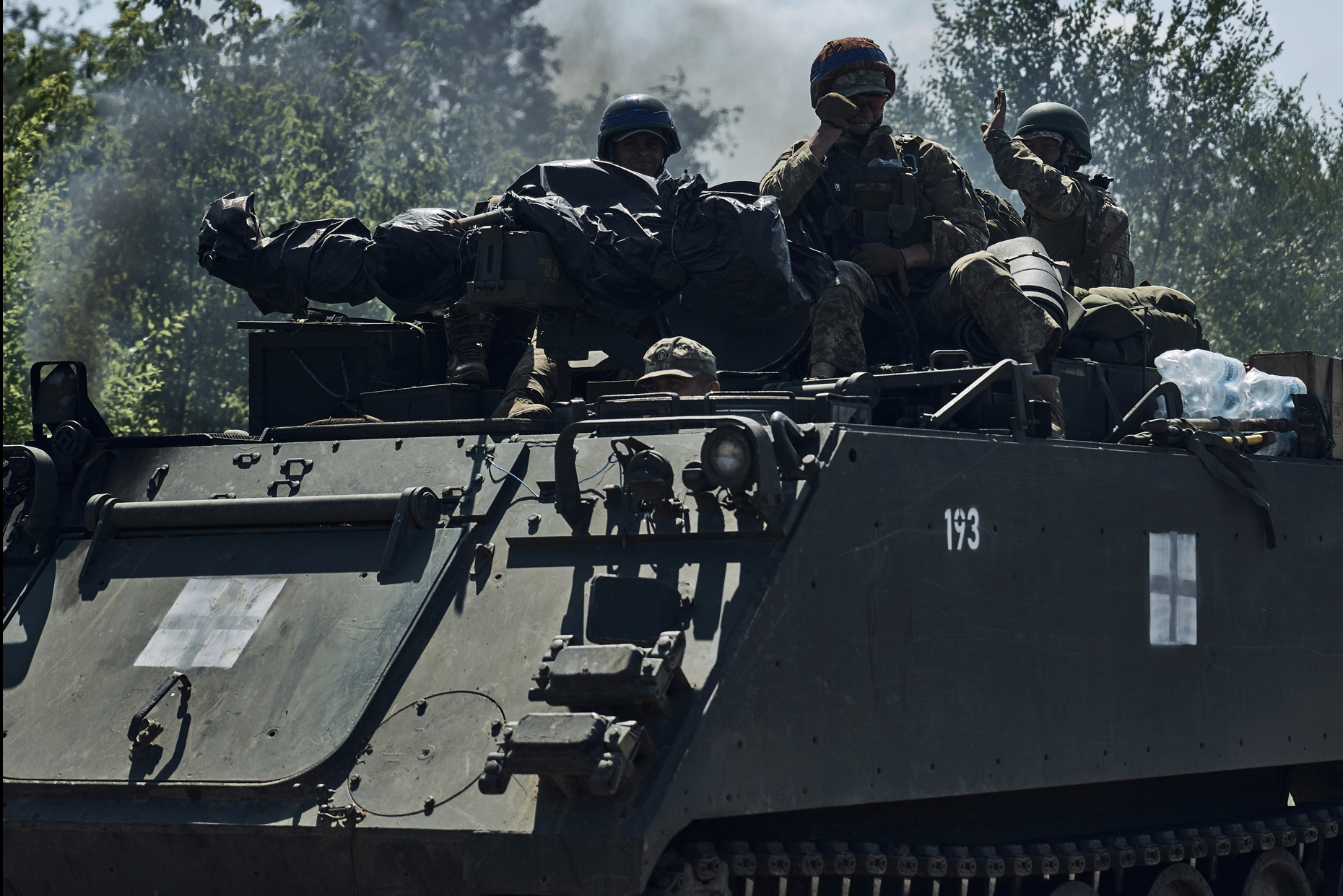 Ukraine:  Nga &ldquo;đ&aacute;nh r&aacute;t&rdquo; ở miền Đ&ocirc;ng, giao tranh diễn ra &aacute;c liệt - Ảnh 1.