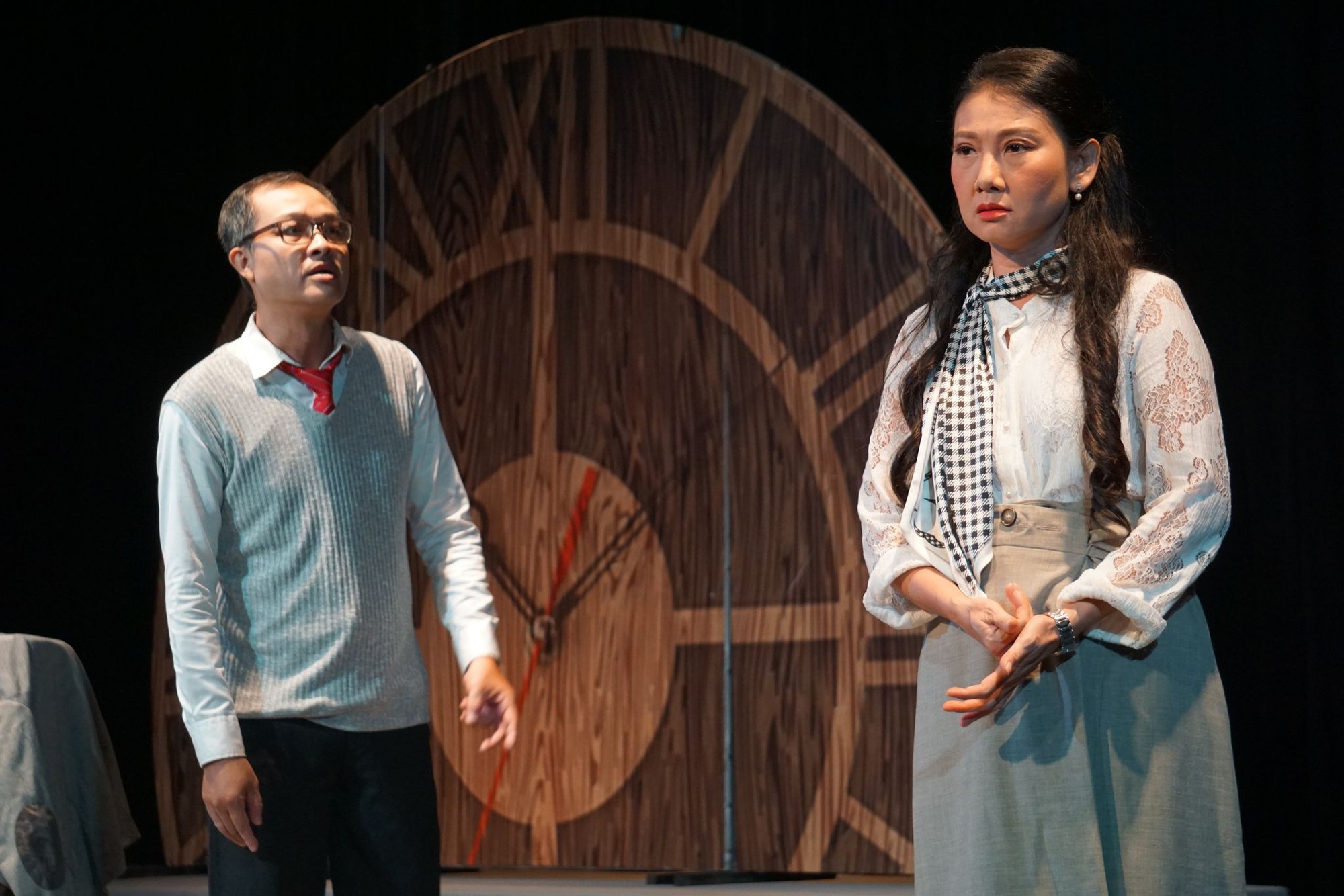 Mỹ Uy&ecirc;n, Hạnh Th&uacute;y đụng độ cảnh ghen trong "&Aacute;i t&igrave;nh ngo&agrave;i h&ocirc;n nh&acirc;n"- Ảnh 4.
