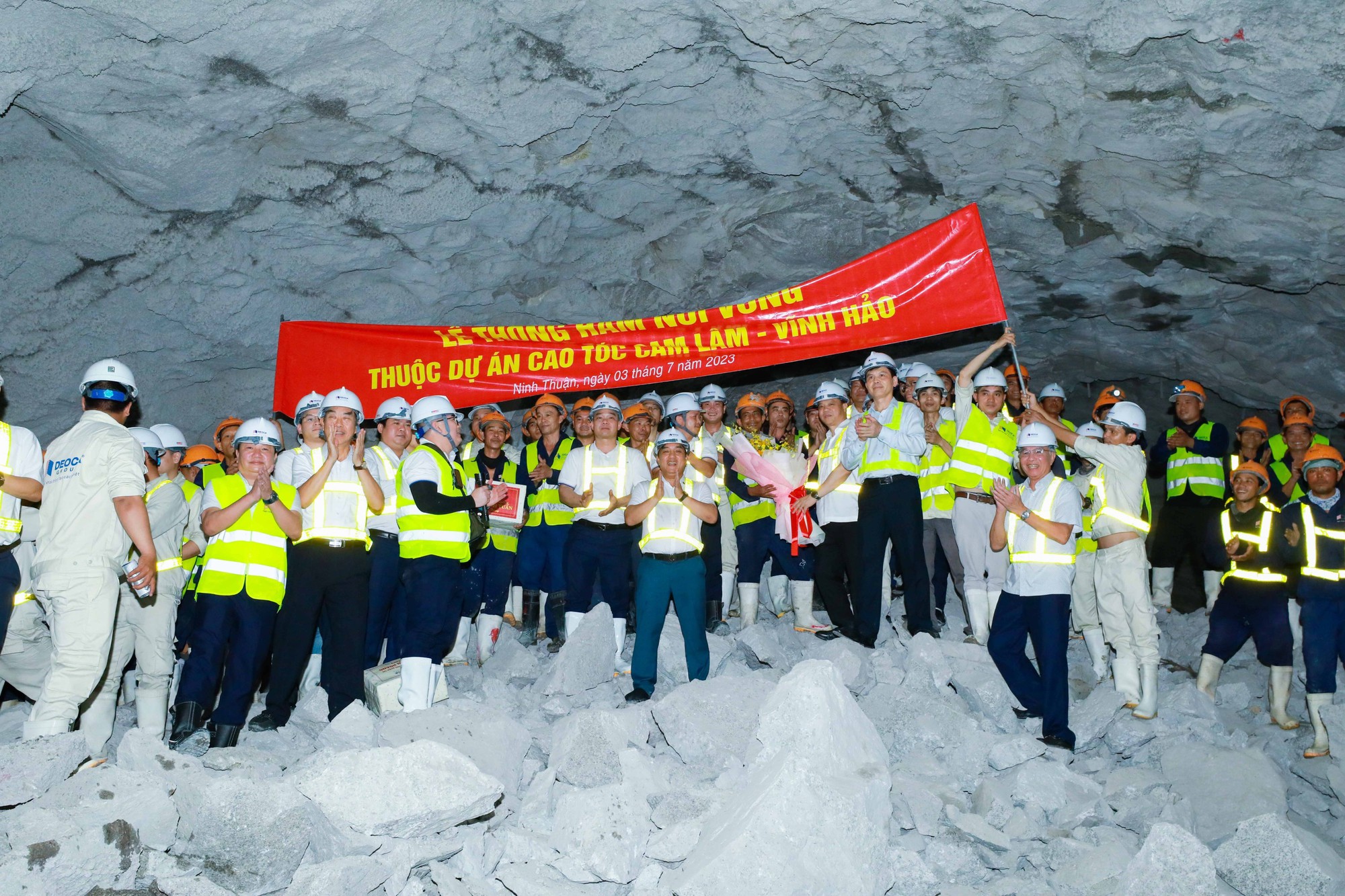 Th&ocirc;ng hầm N&uacute;i Vung tr&ecirc;n tuyến cao tốc Cam L&acirc;m &ndash; Vĩnh Hảo - Ảnh 2.