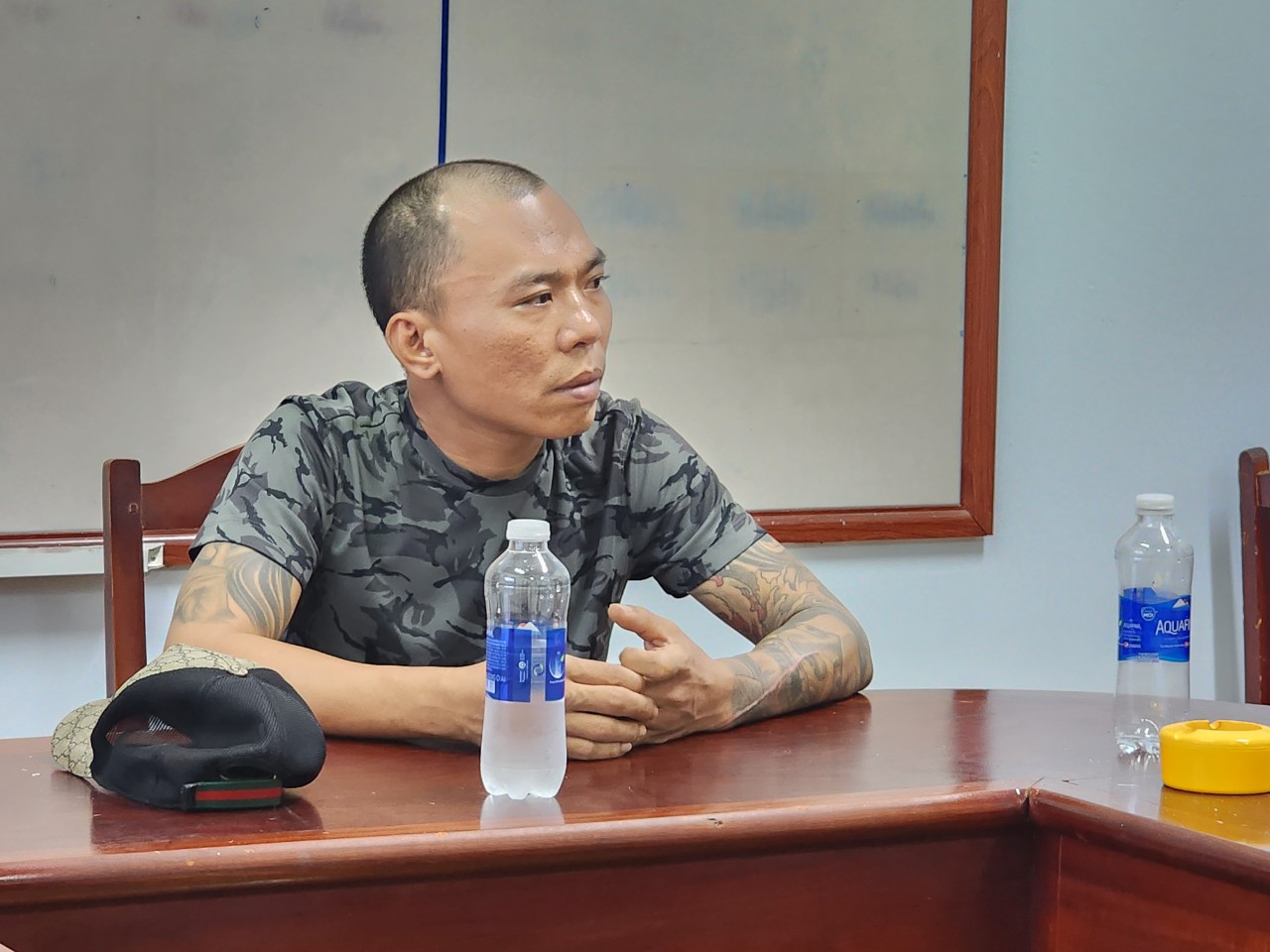Bắt tr&ugrave;m băng nh&oacute;m &ldquo;giang hồ n&ocirc;ng trường Ph&uacute; Quốc&rdquo; - Ảnh 2.