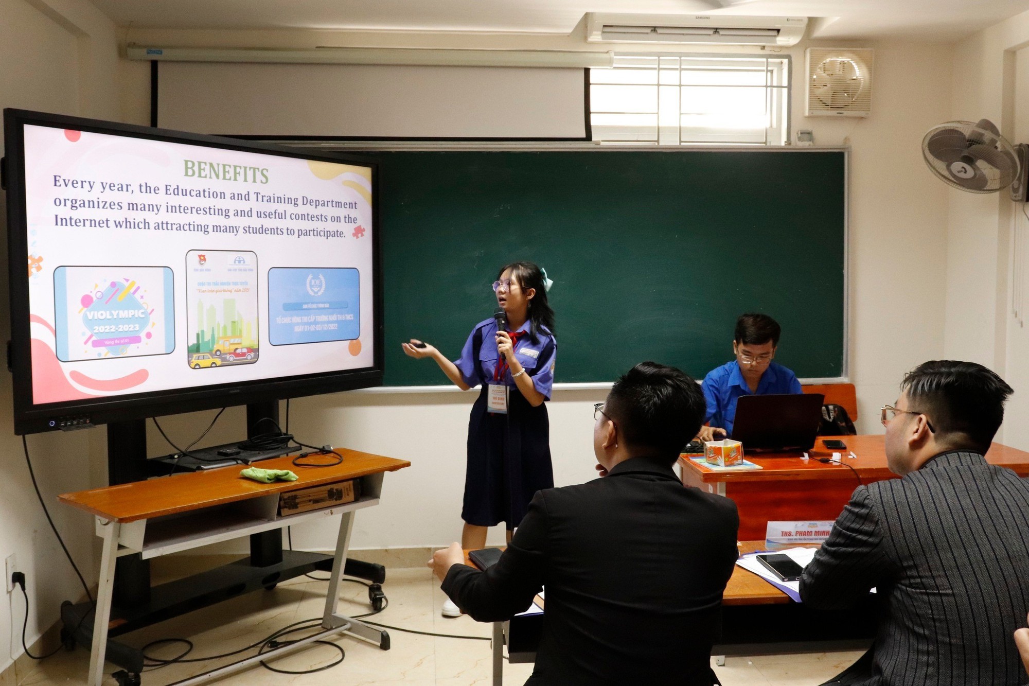 Gần 10.000 học sinh thi T&agrave;i năng Anh ngữ  - Ảnh 1.