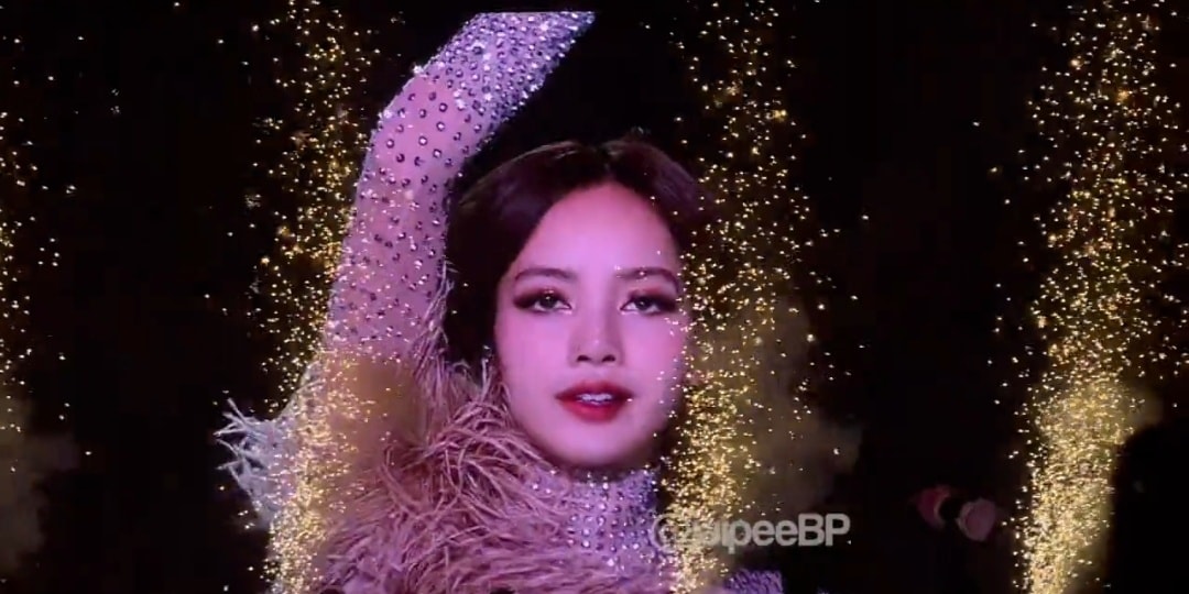 Đêm thứ 2 tại Mỹ Đình, Blackpink khen bánh mì và phở!