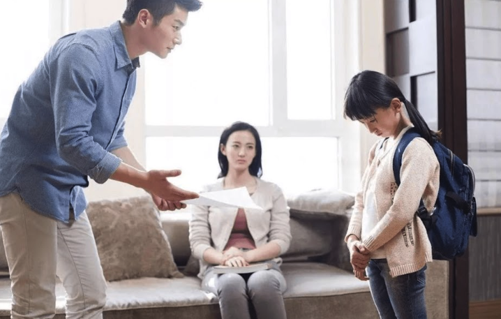 Cha mẹ bạo h&agrave;nh bằng lời n&oacute;i, con mang sẹo t&acirc;m hồn - Ảnh 1.