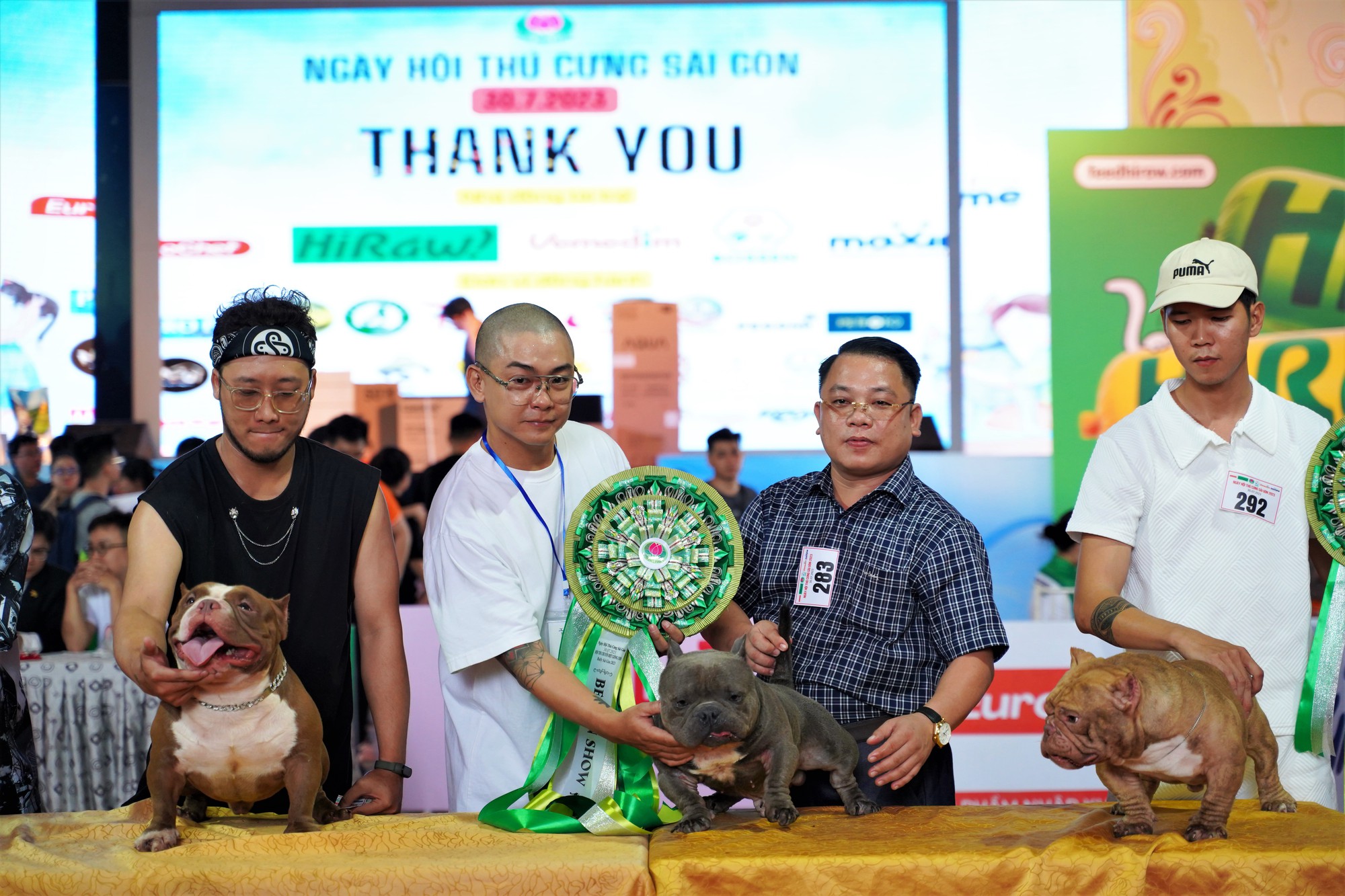 Th&uacute; cưng được nhận thức ăn dinh dưỡng v&agrave; kh&aacute;m sức khỏe miễn ph&iacute;  - Ảnh 7.