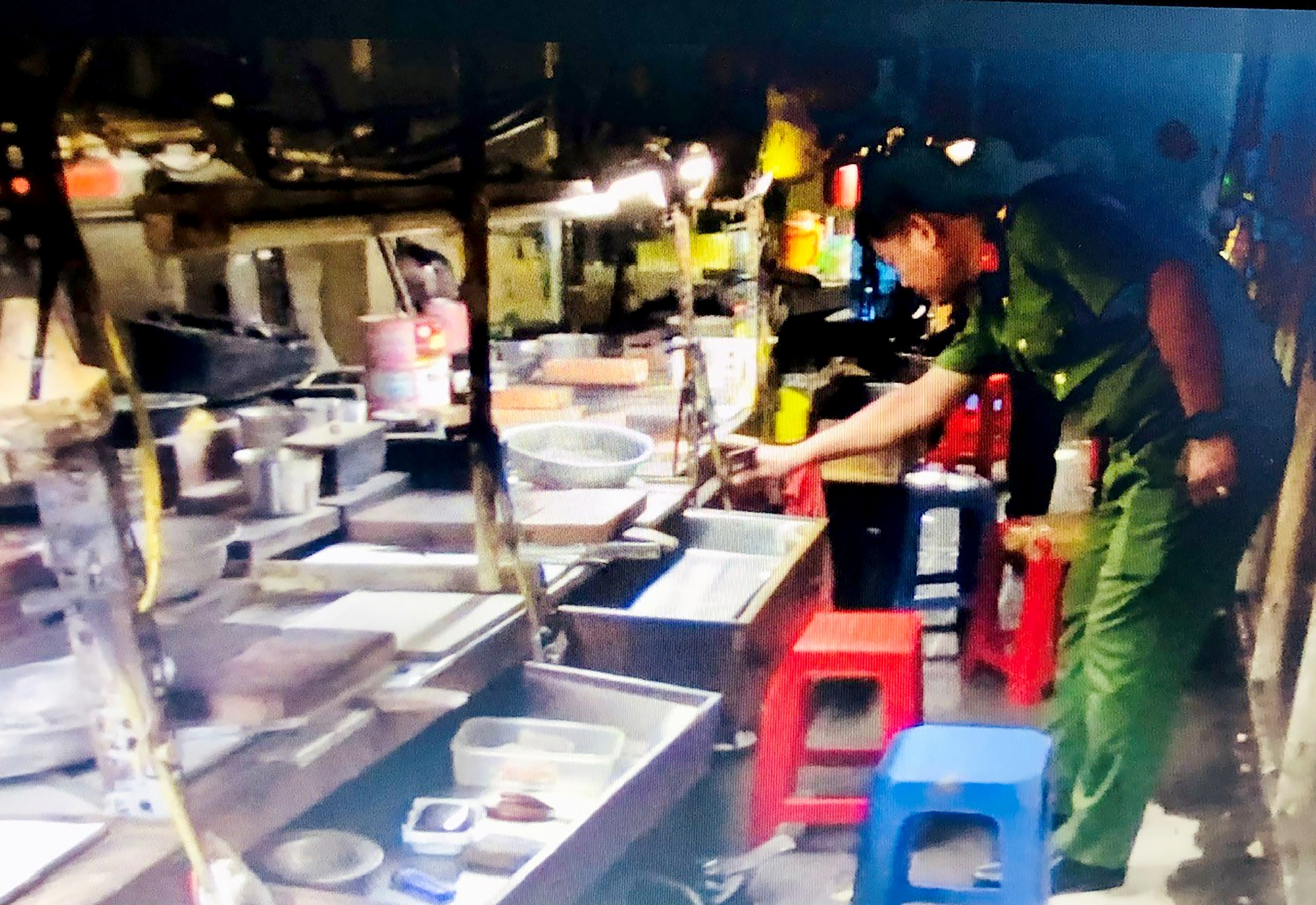 Nhức nhối bu&ocirc;n lậu v&agrave;ng - Ảnh 3.