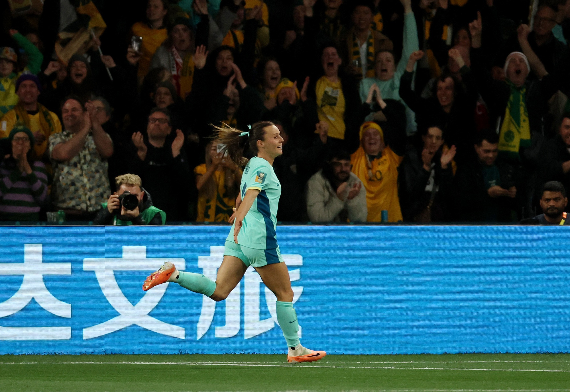 World Cup nữ 2023: Chủ nh&agrave; &Uacute;c đ&aacute;nh bại nh&agrave; v&ocirc; địch Olympic trắng 4 b&agrave;n - Ảnh 1.