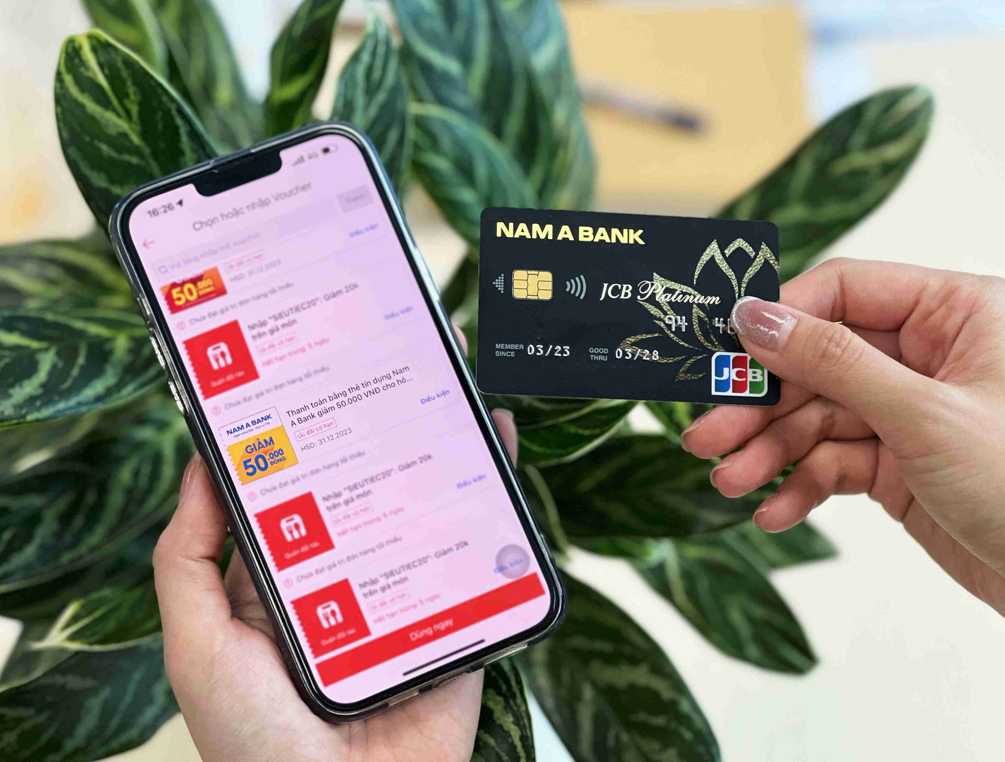 Nam A Bank ghi dấu ấn ti&ecirc;n phong trong c&aacute;c sản phẩm thẻ - Ảnh 2.