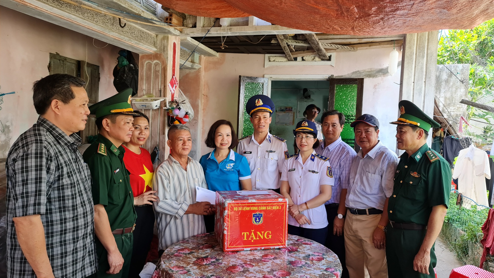Nhiều hoạt động ý nghĩa đến với ngư dân đảo Cù Lao Xanh, Bình Định - Ảnh 9.