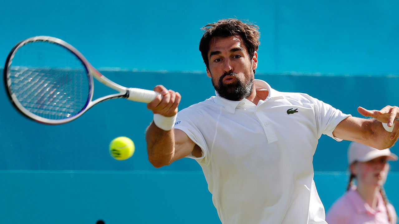 Djokovic ra qu&acirc;n thắng lợi, Venus trượt ng&atilde; ngay v&ograve;ng 1  Wimbledon - Ảnh 2.