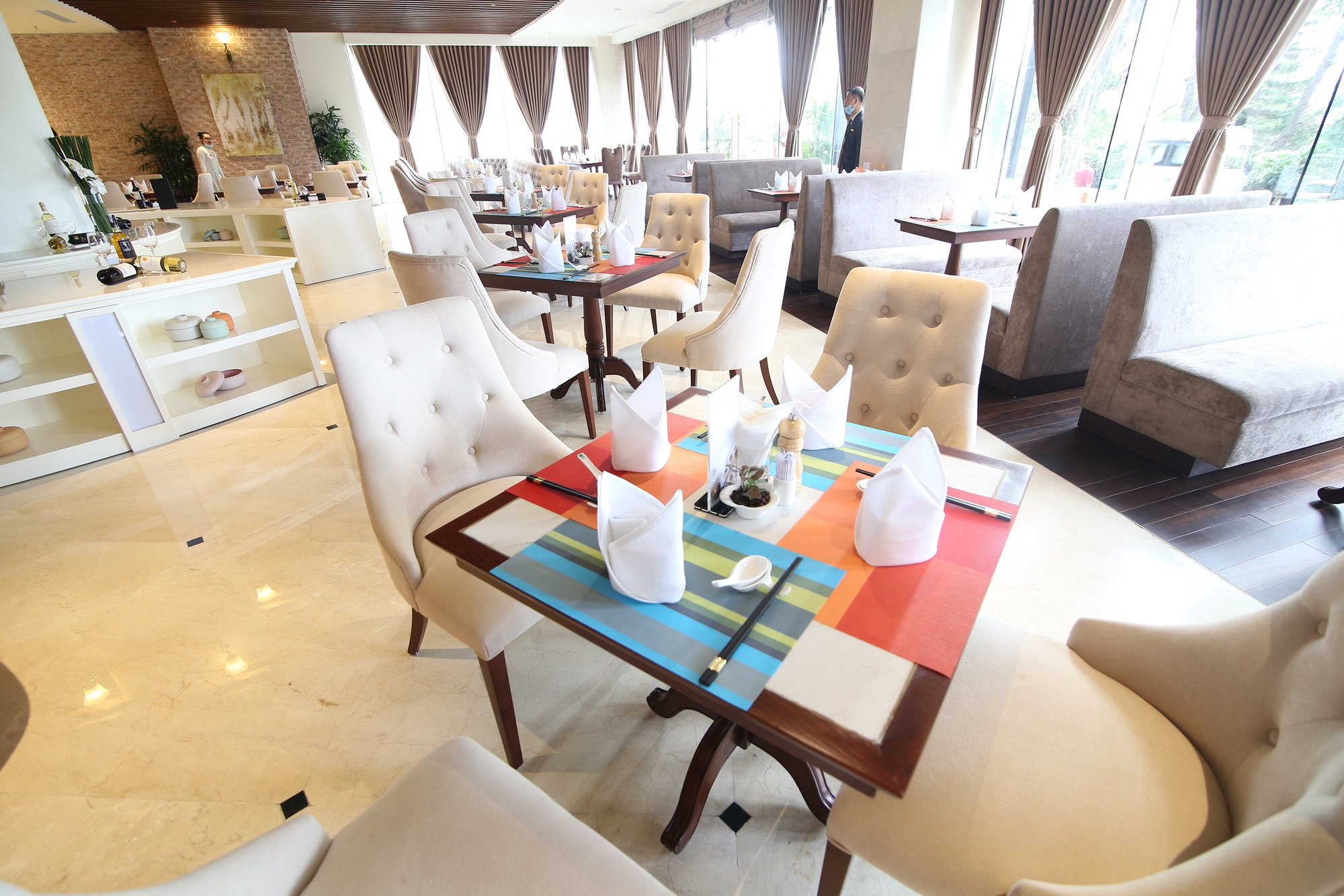 Mừng 48 năm th&agrave;nh lập, Saigontourist Group khuyến m&atilde;i lớn qu&yacute; III-2023 - Ảnh 6.