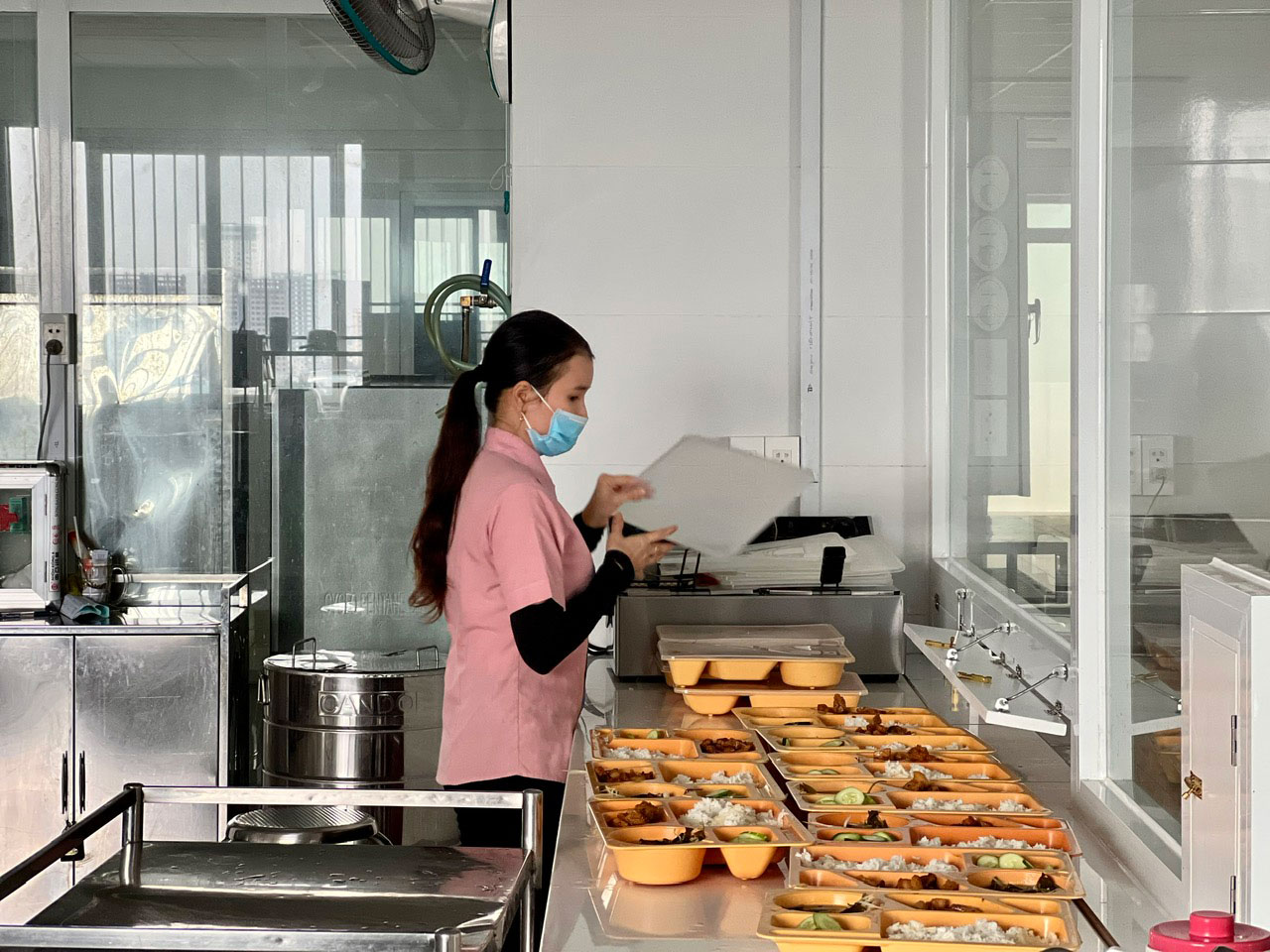 Chăm lo bữa ăn cho người lao động - Ảnh 2.
