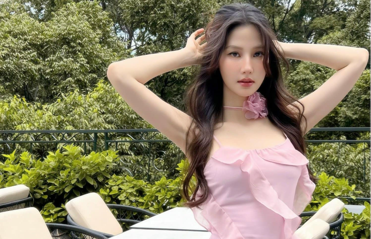 Diễm My 9X được ngợi khen nhan sắc “kẹo ngọt”