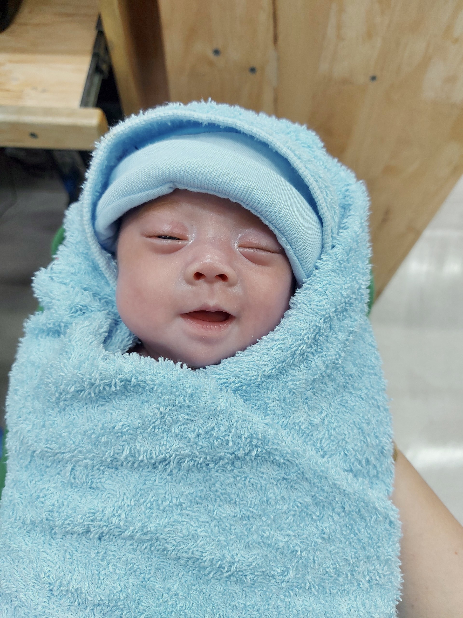 Hai tháng nỗ lực cứu bé gái sinh ra không may mắn - Ảnh 3.