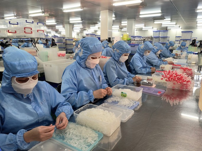 Lên phố hay về quê?