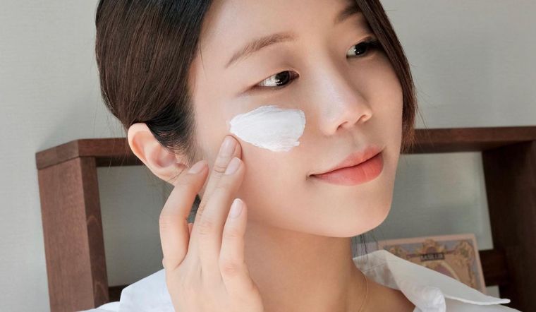 Thoa kem chống nắng: Thoa đủ dày mới có tác dụng