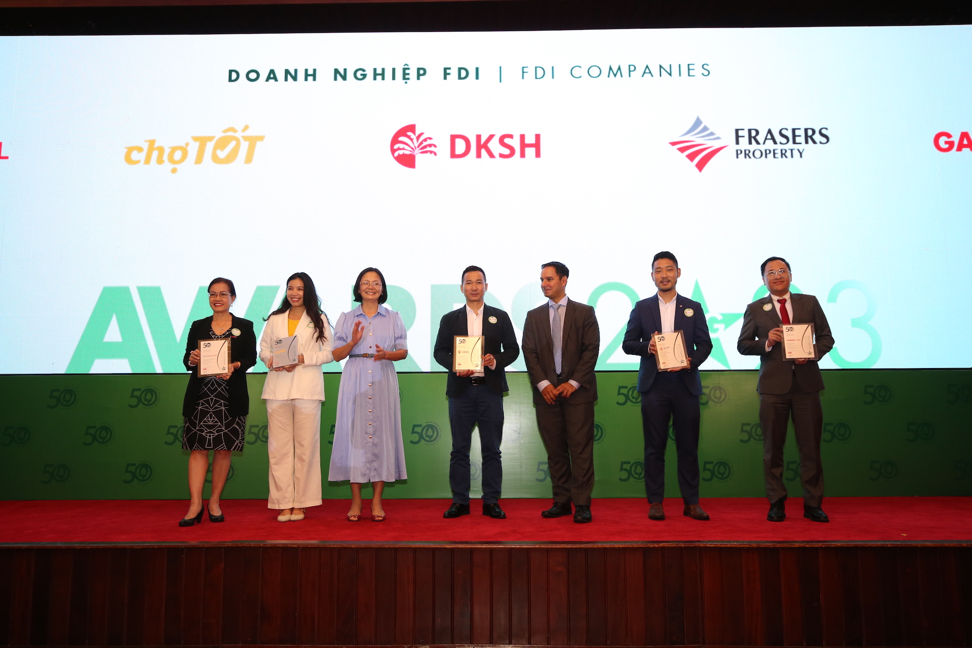 DKSH được vinh danh Tốp 50 doanh nghiệp ph&aacute;t triển bền vững tại Việt Nam - Ảnh 1.