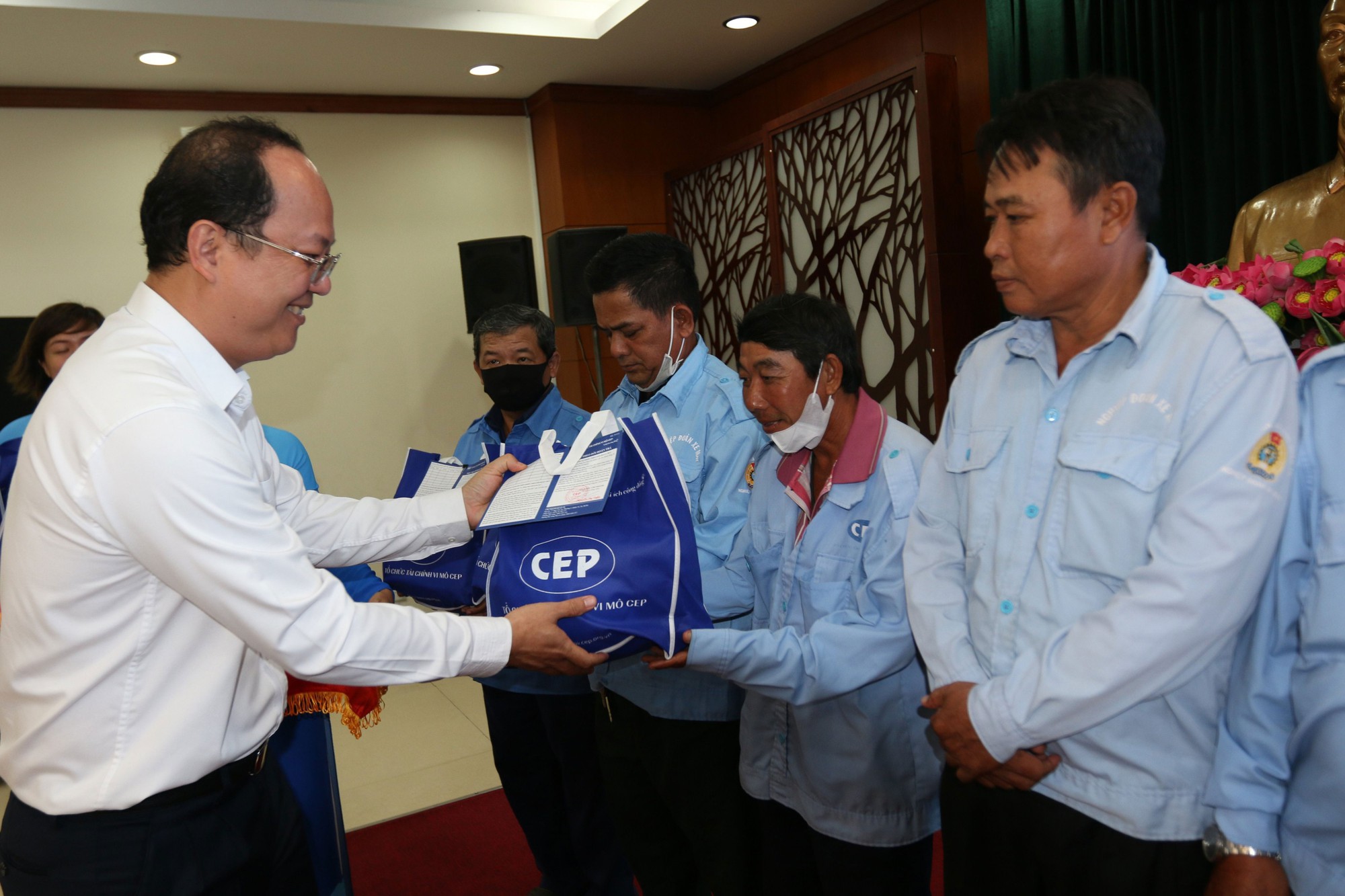 Chung tay phòng chống tín dụng đen trong công nhân - Ảnh 2.