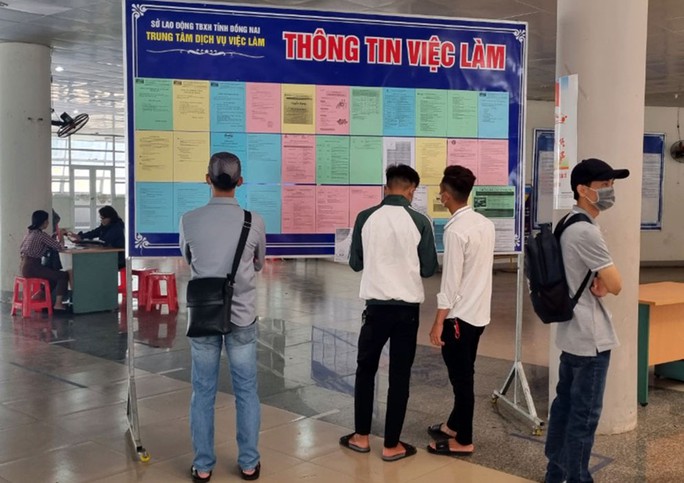 Quay trở lại cảnh nghèo