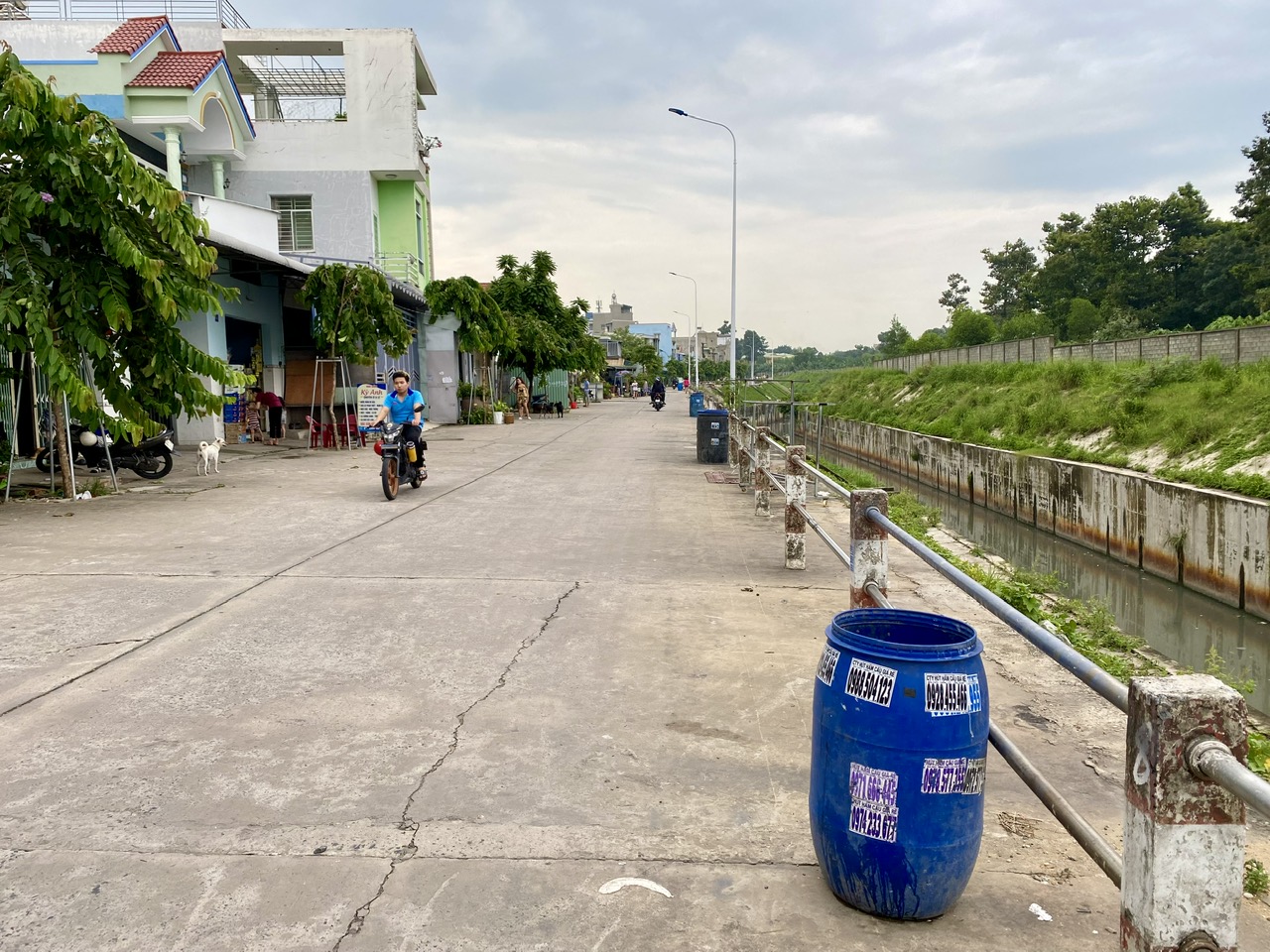 D&acirc;n hoang mang v&igrave; nước k&ecirc;nh Ba B&ograve; nổi bọt trắng x&oacute;a - Ảnh 9.