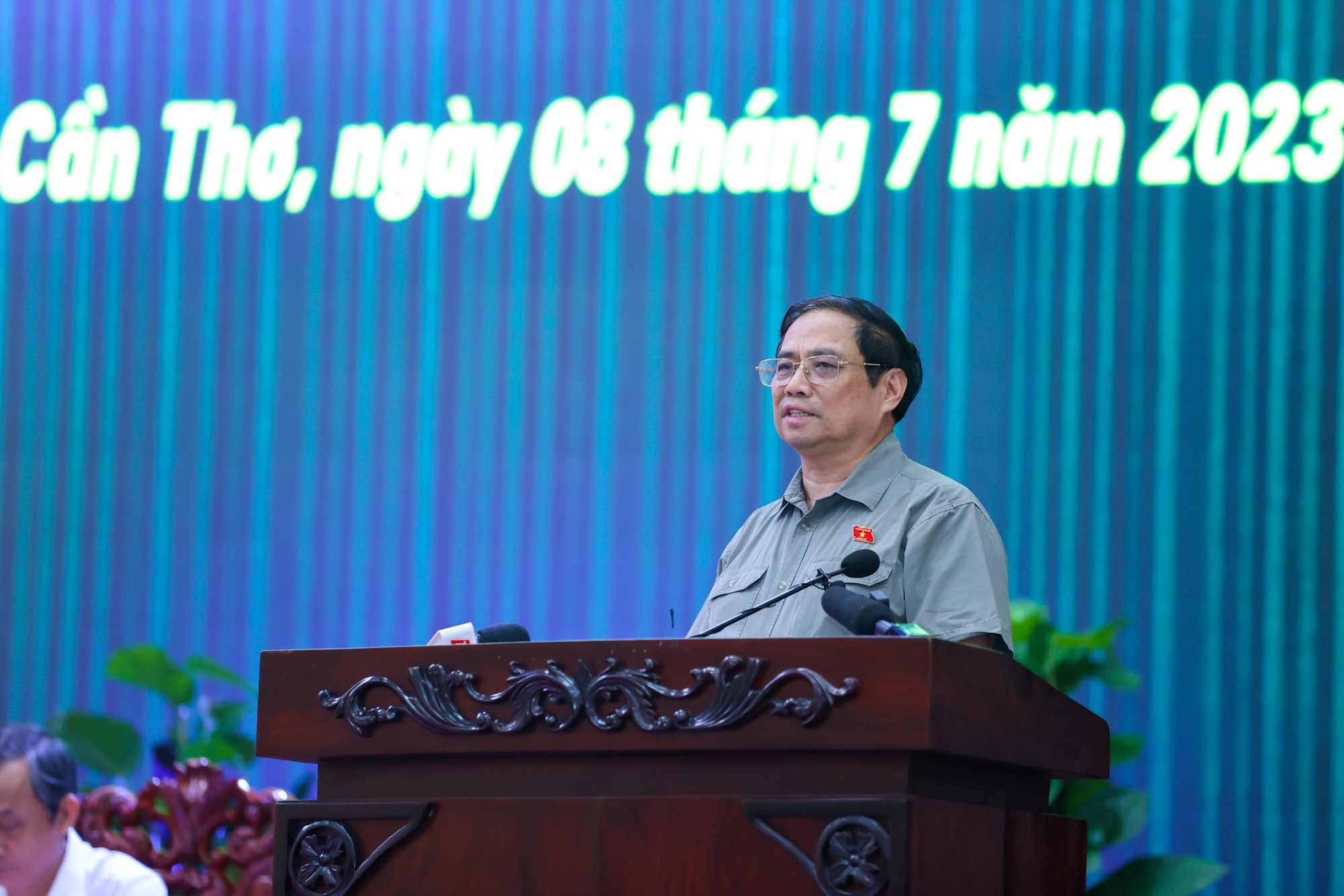 Thủ tướng trả lời cử tri Cần Thơ nhiều vấn đề quan trọng - Ảnh 1.
