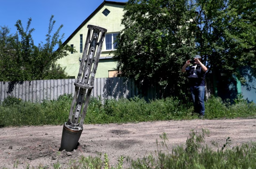 Mỹ n&oacute;i điều bất ngờ về bom ch&ugrave;m gửi Ukraine - Ảnh 3.